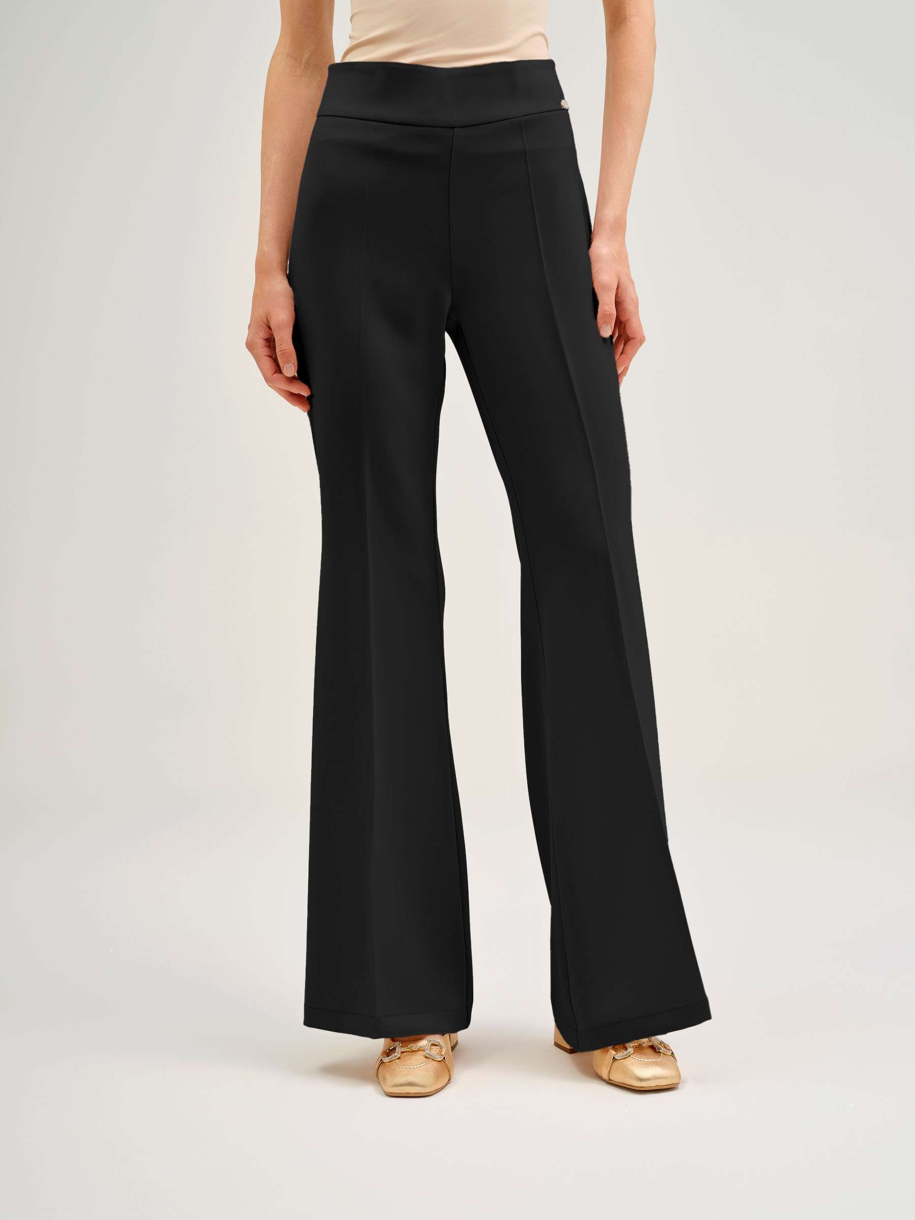 Imagem 0 de Calça à Boca de Sino