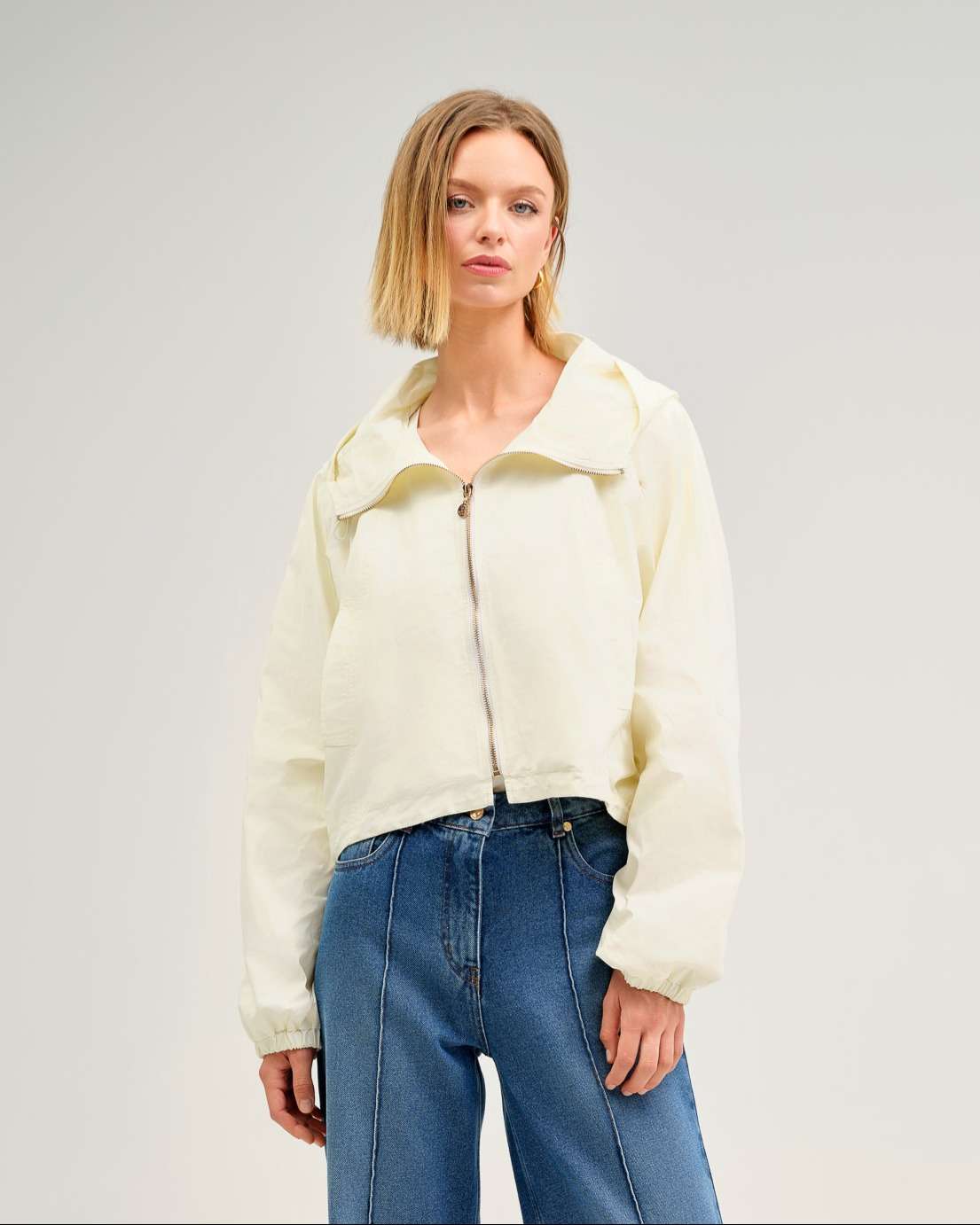 Imagem 0 de Parka Curta com Capuz