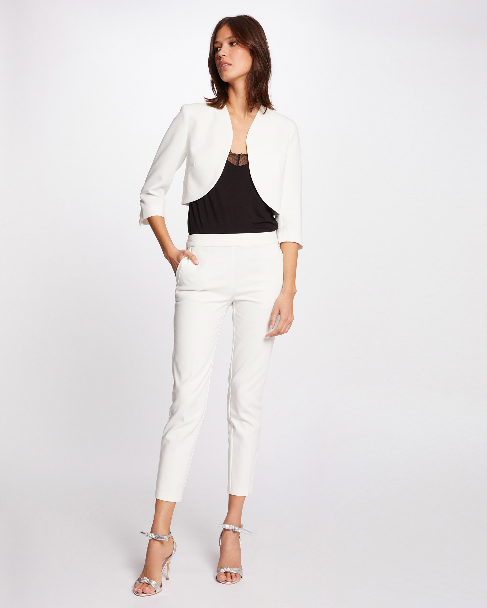 Bolero em Tecido Liso com Manga 3/4 Branco-4