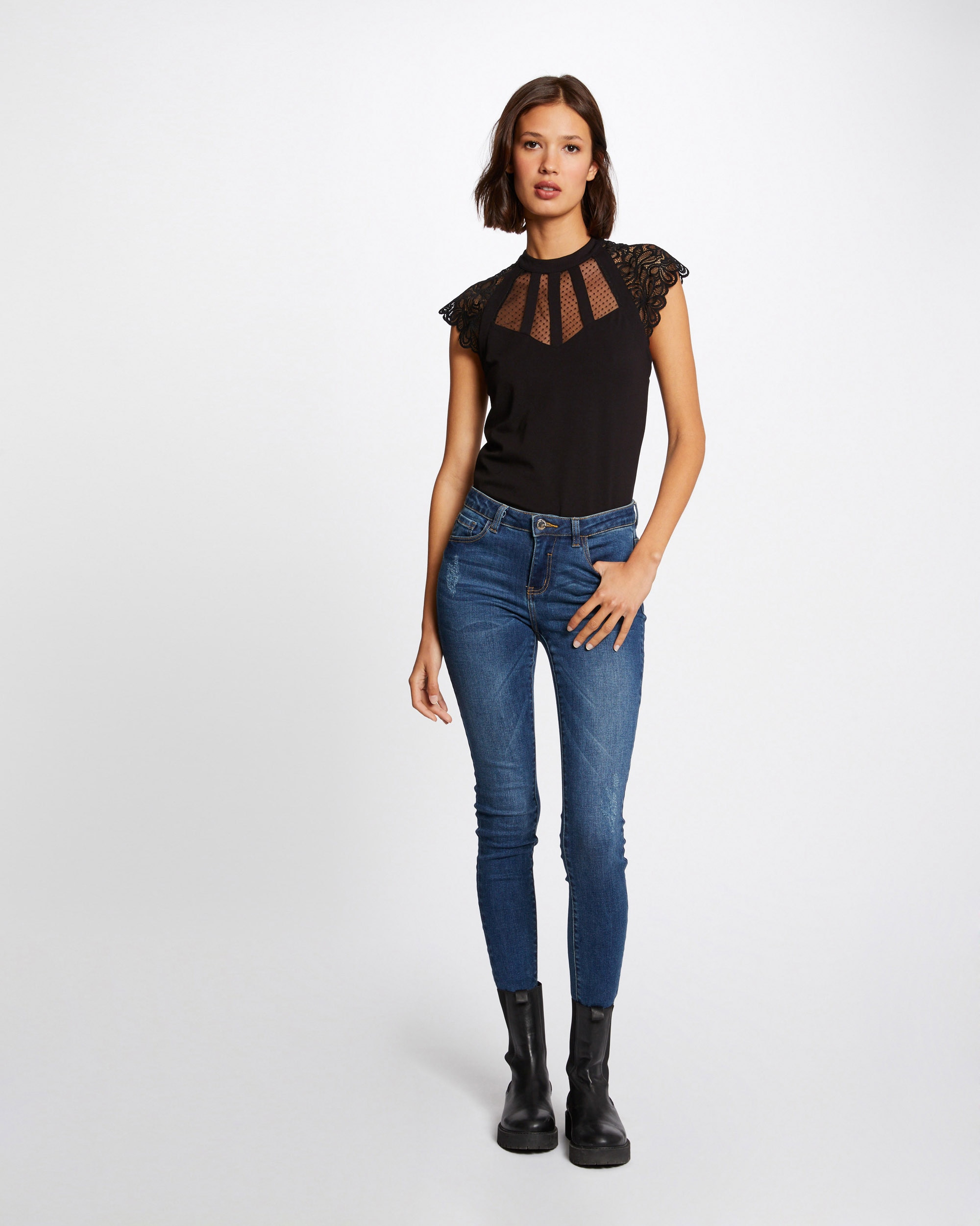 T-shirt de Manga Curta com Renda Preto-4