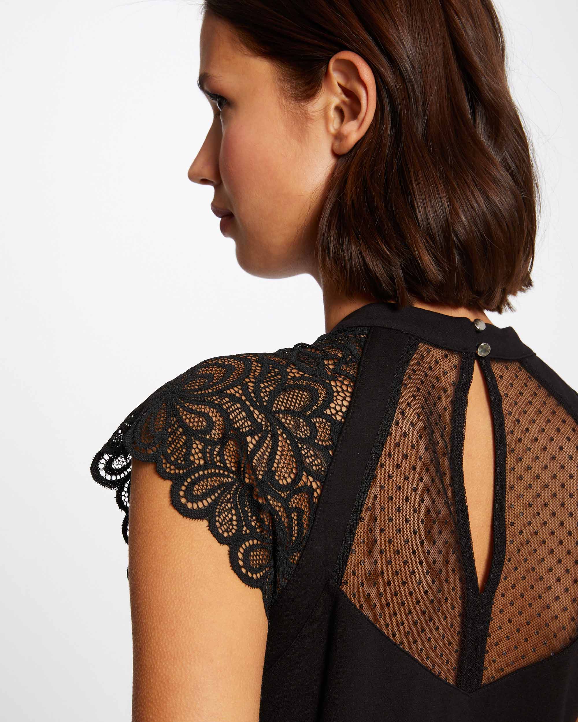 T-shirt de Manga Curta com Renda Preto-5