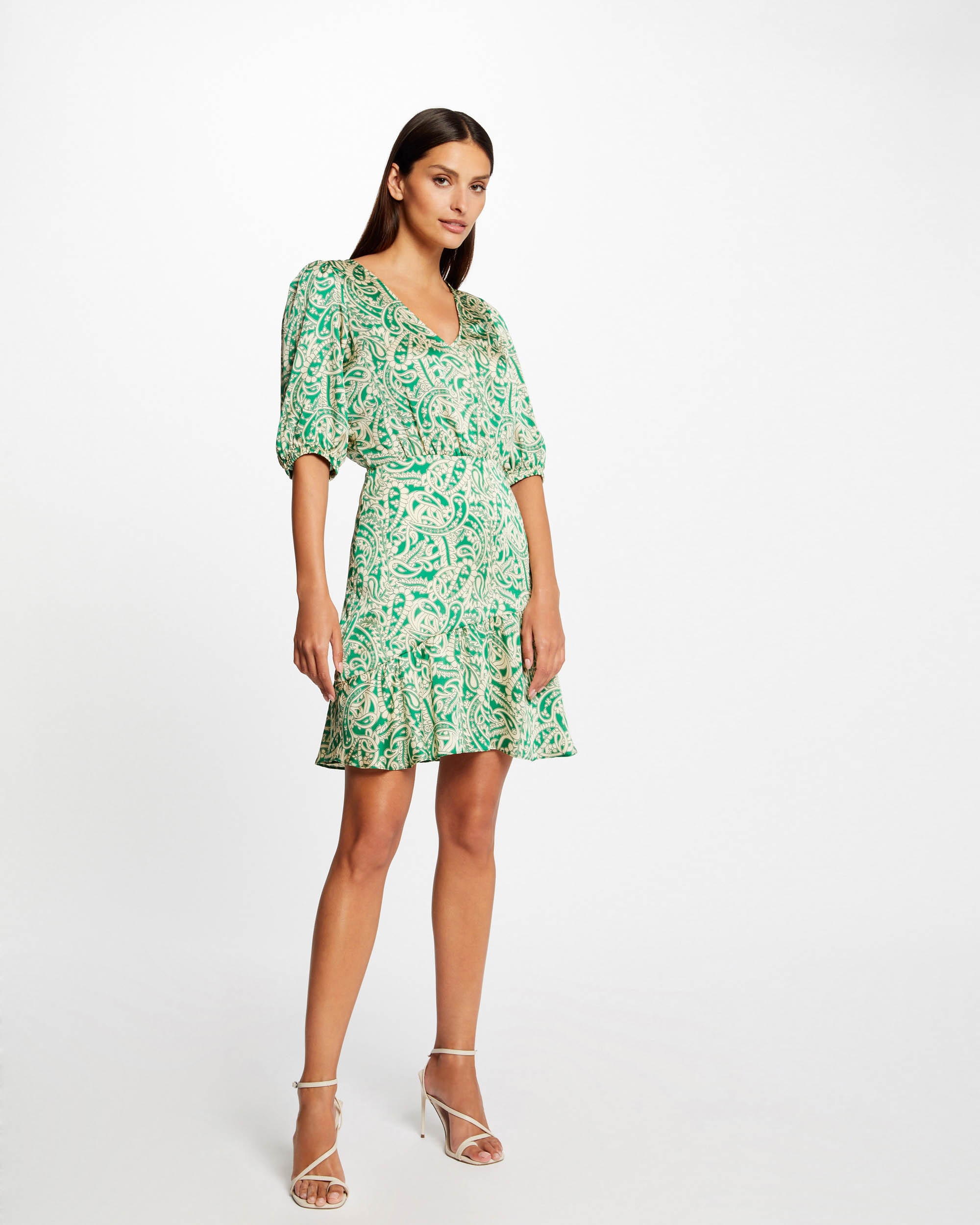 Vestido de Cetim com Estampado e Folhos Verde-1
