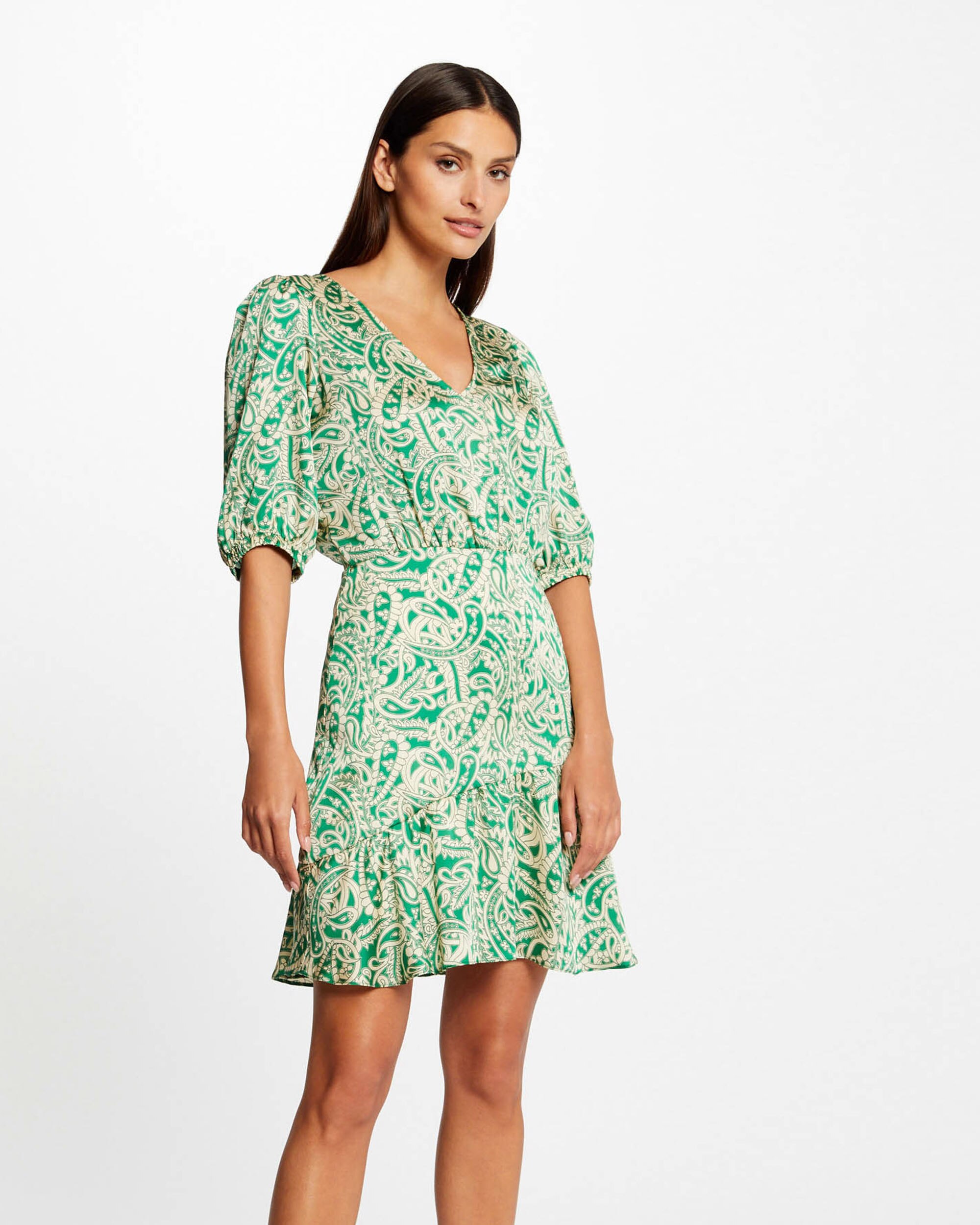 Vestido de Cetim com Estampado e Folhos Verde-3