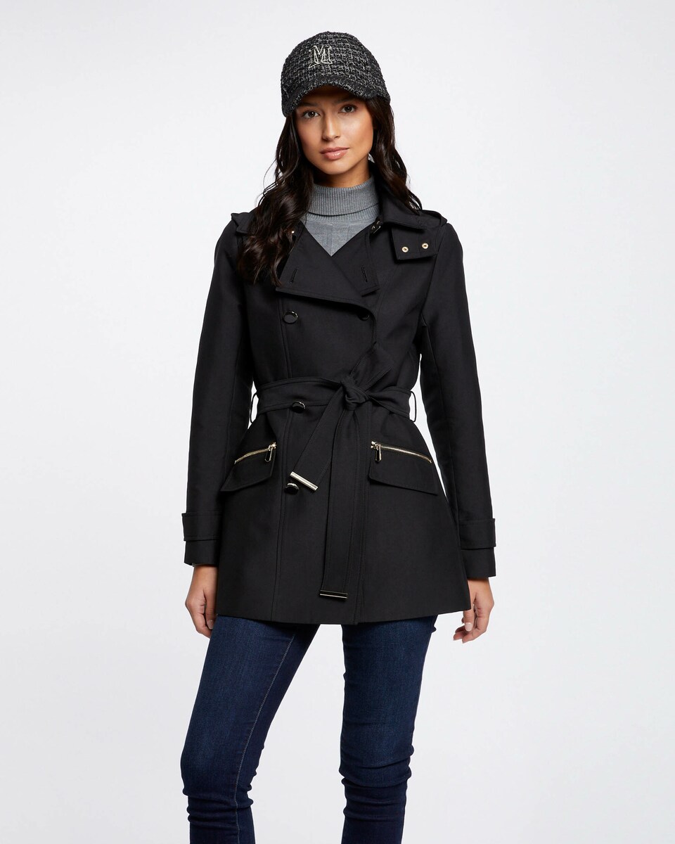 Gabardina Ajustada com Cinto e Capuz Preto-2