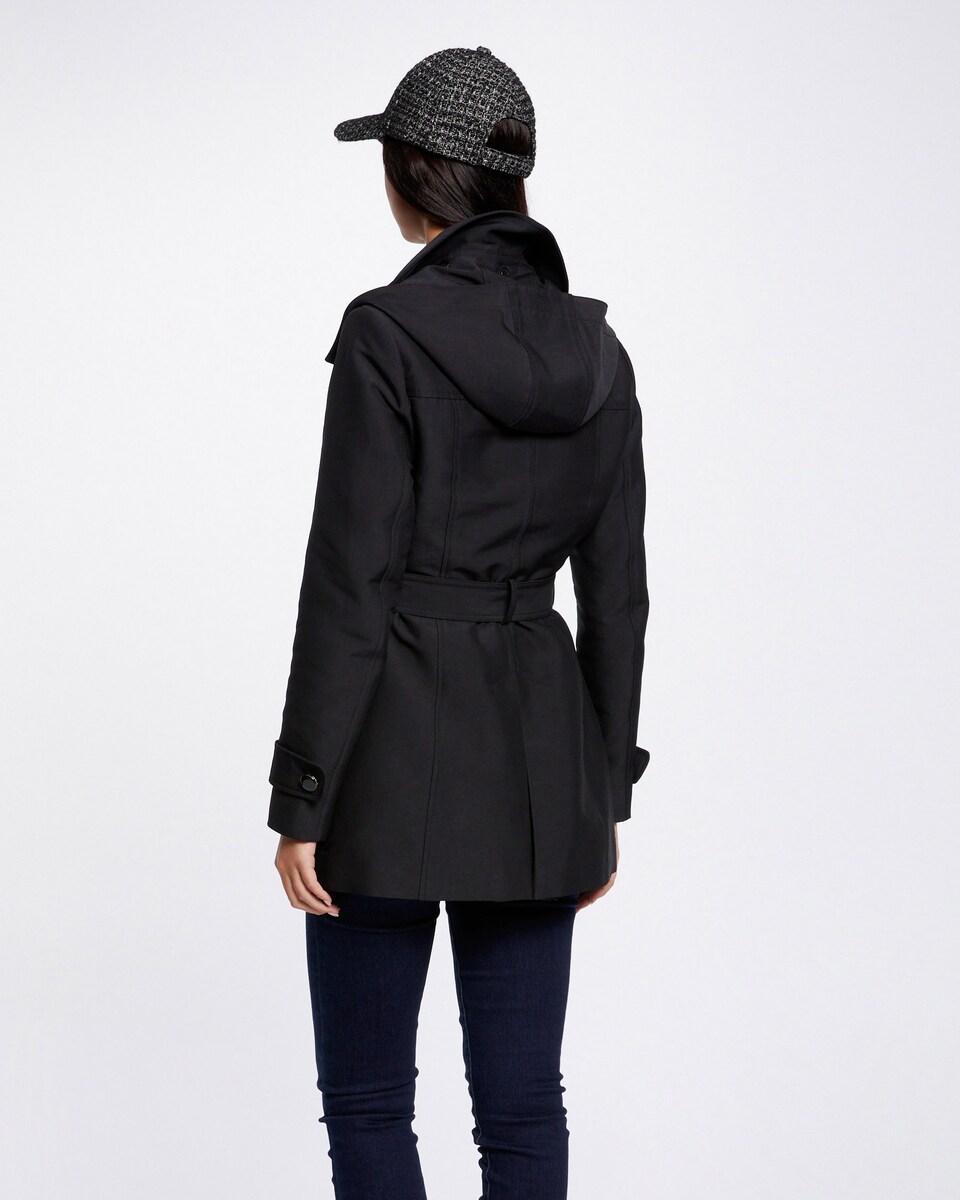 Gabardina Ajustada com Cinto e Capuz Preto-3