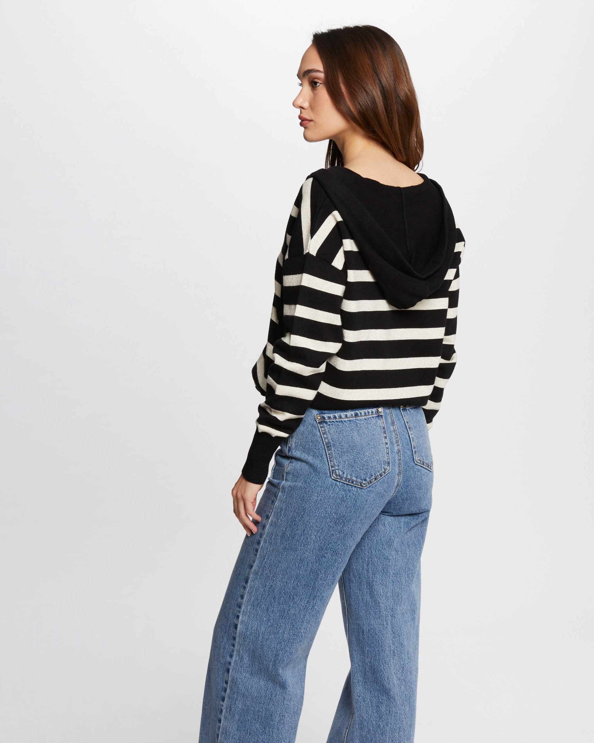 Camisola com Decote em V e Capuz Preto / Branco-2