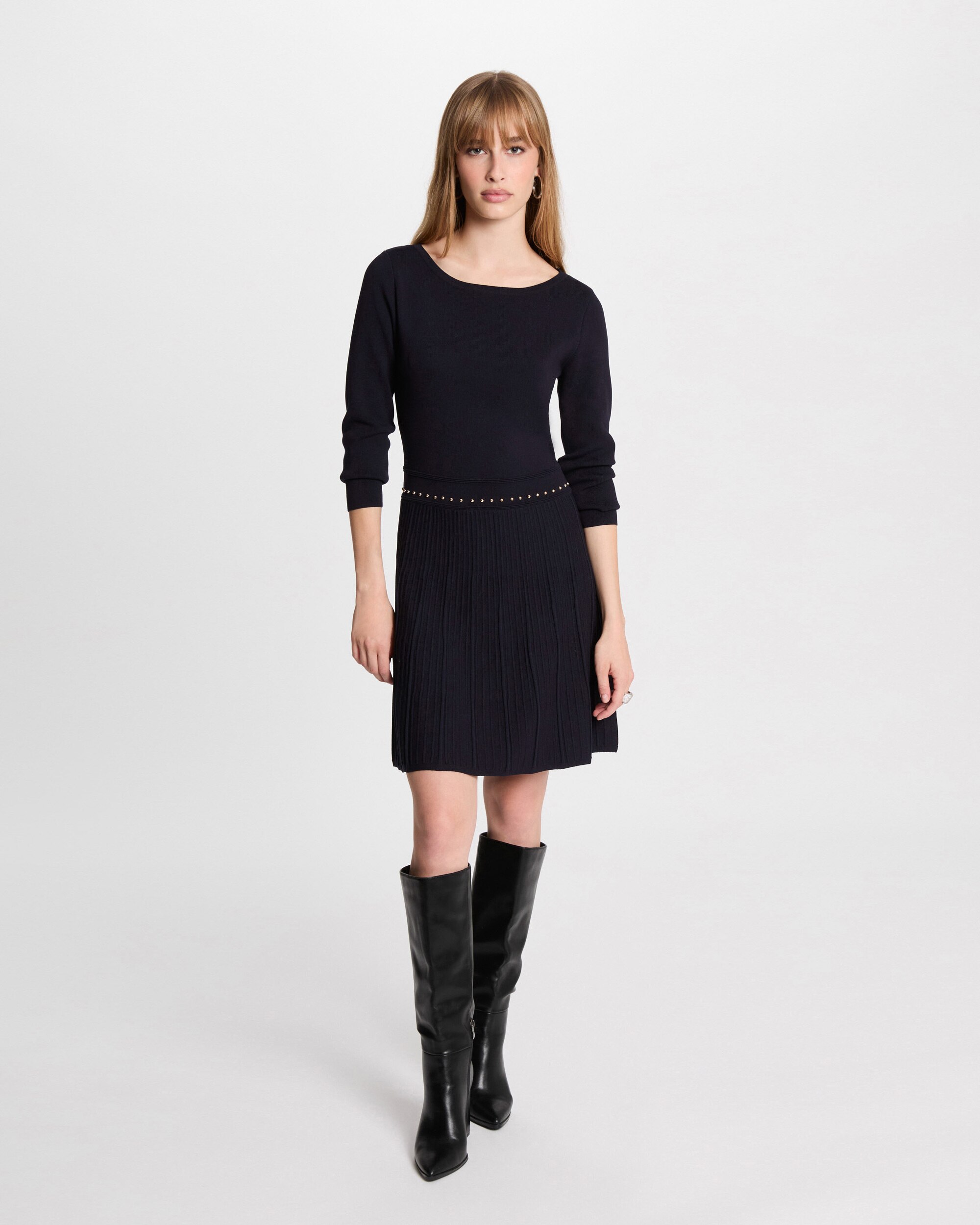 Vestido de Malha Curto Evasé Preto-1
