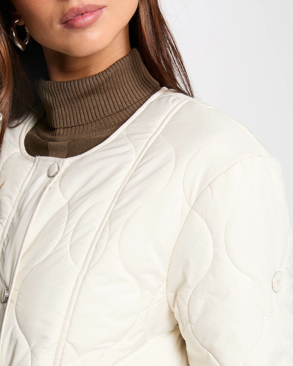 Casaco Curto Acolchoado com Gola Redonda Branco-4