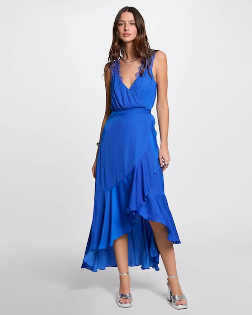 Imagem 0 de Vestido Comprido com Folhos e Renda