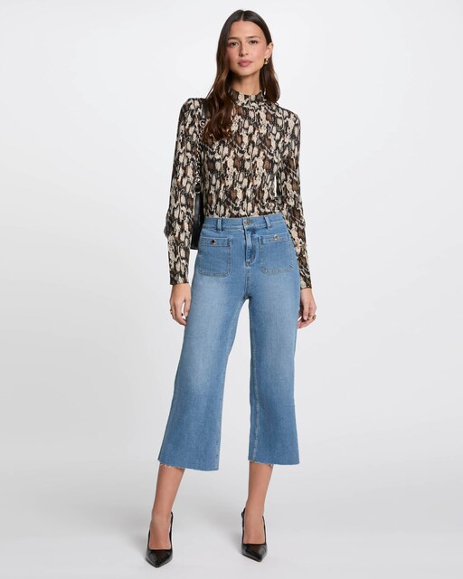 Imagem 0 de Jeans com Corte a Direito Cropped com Bolsos Frontais