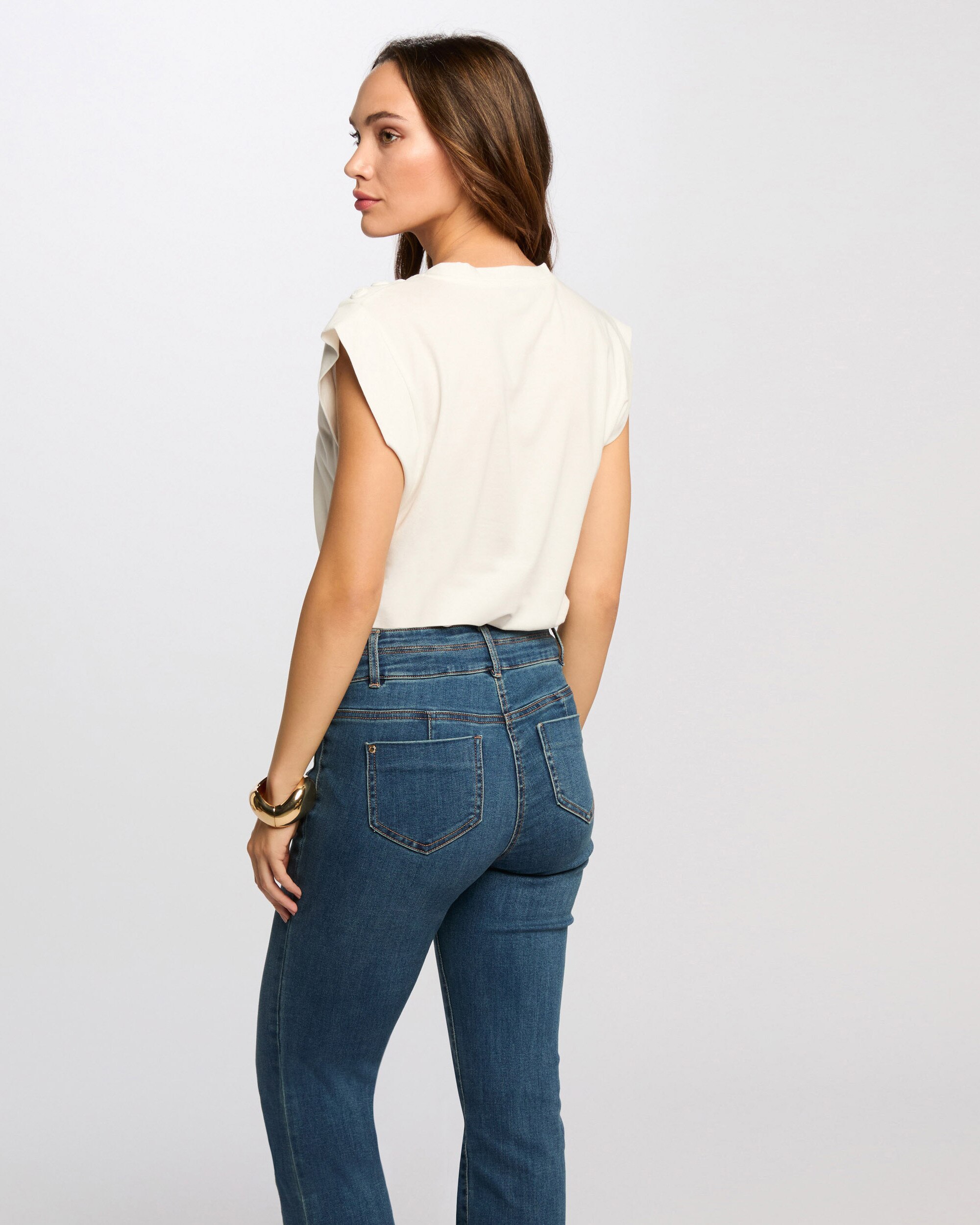 T-shirt com Decote em V e Botões Decorativos Branco-2