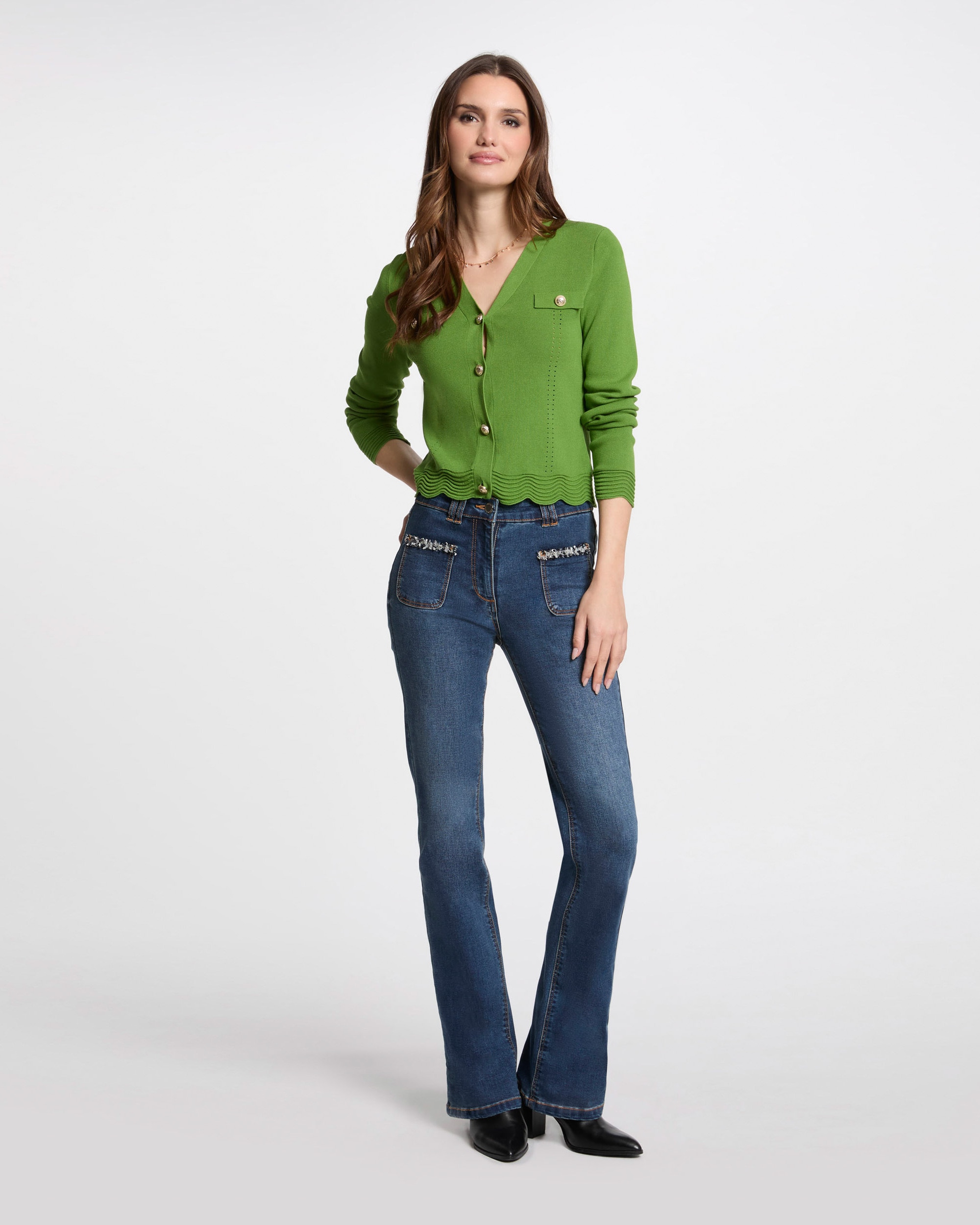 Cardigan com Decote em V e Fecho de Botões Verde-4