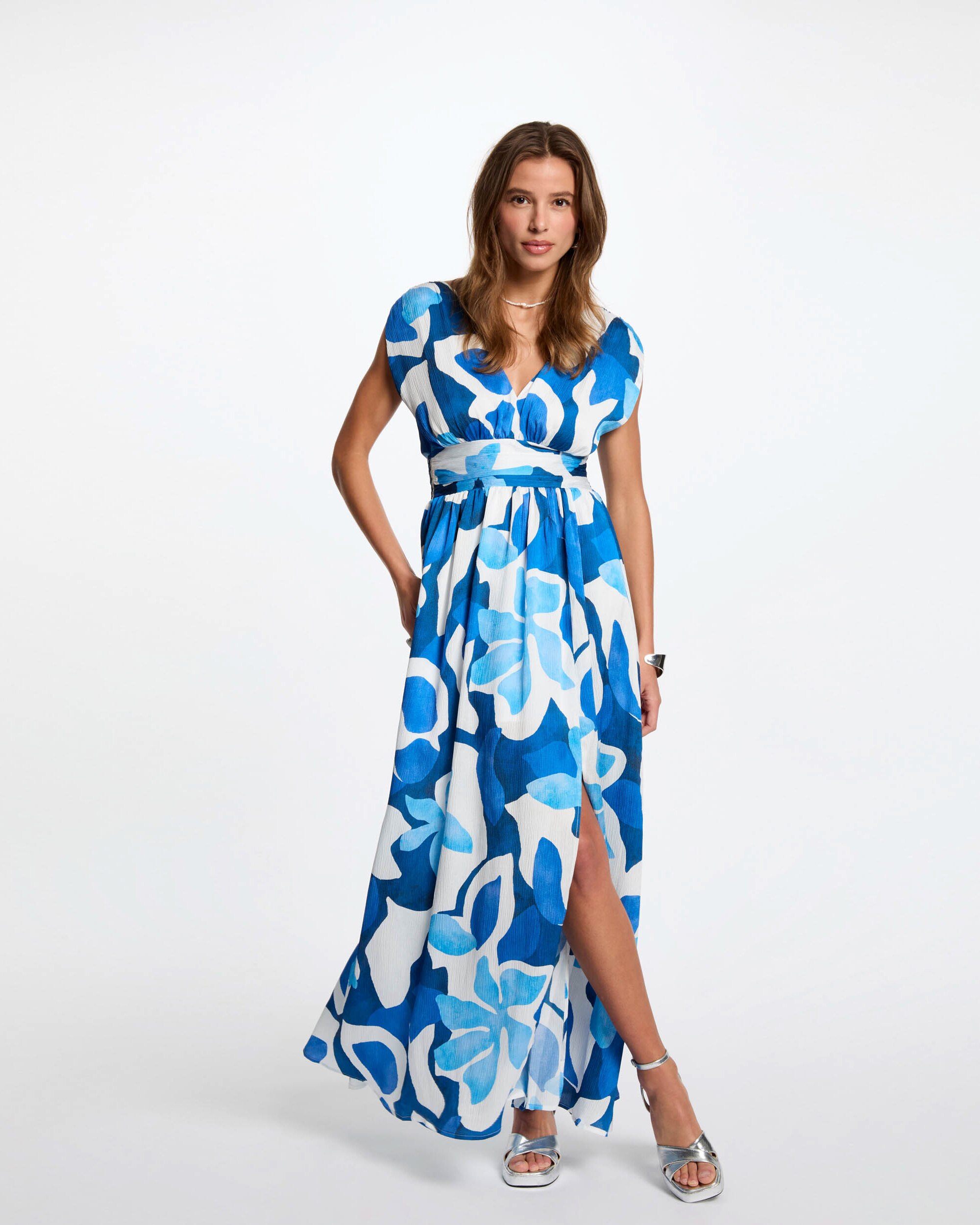 Vestido Comprido com Corte a Direito Estampado Azul / Branco-1