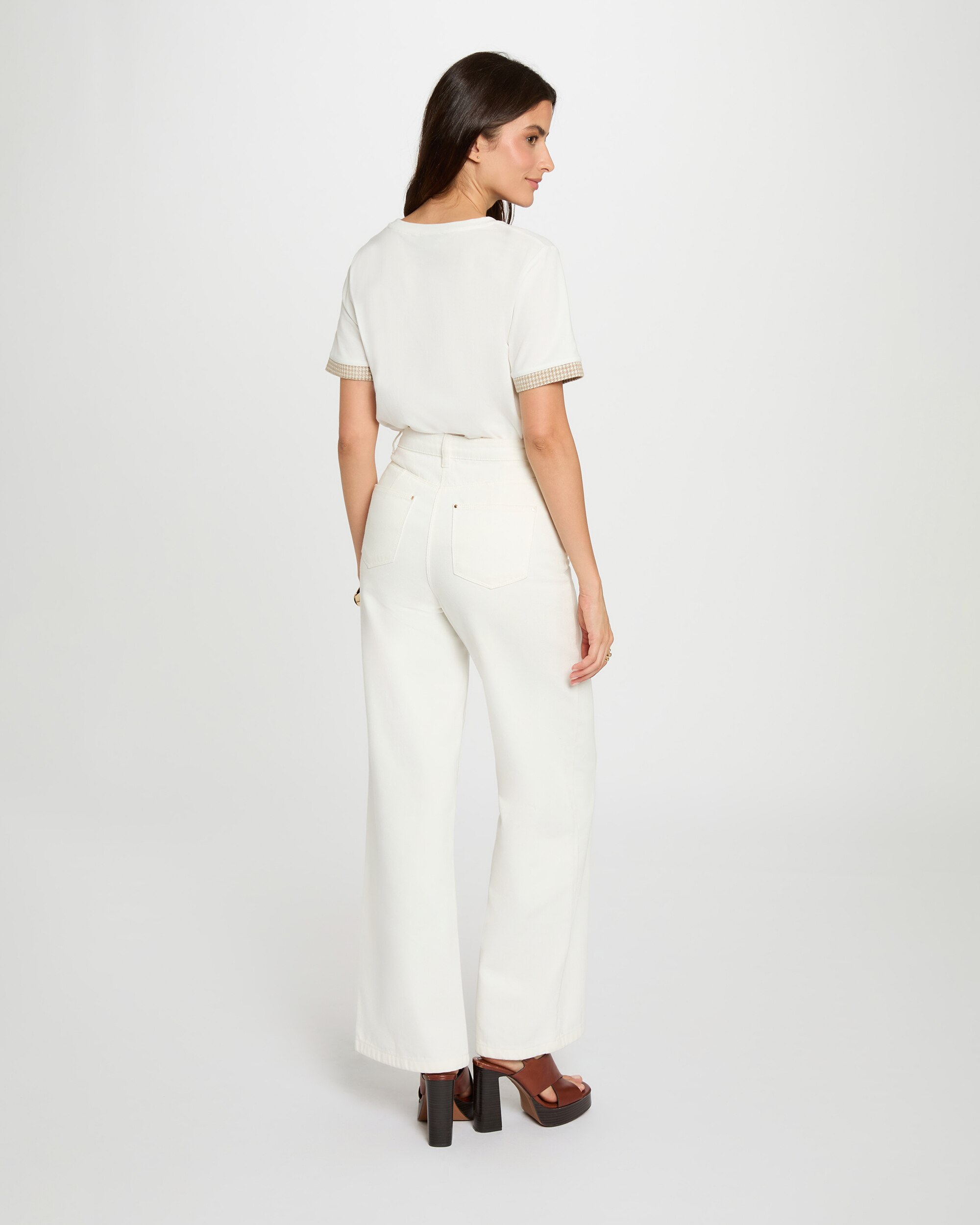 T-shirt Curta com Gola Redonda Branco-3
