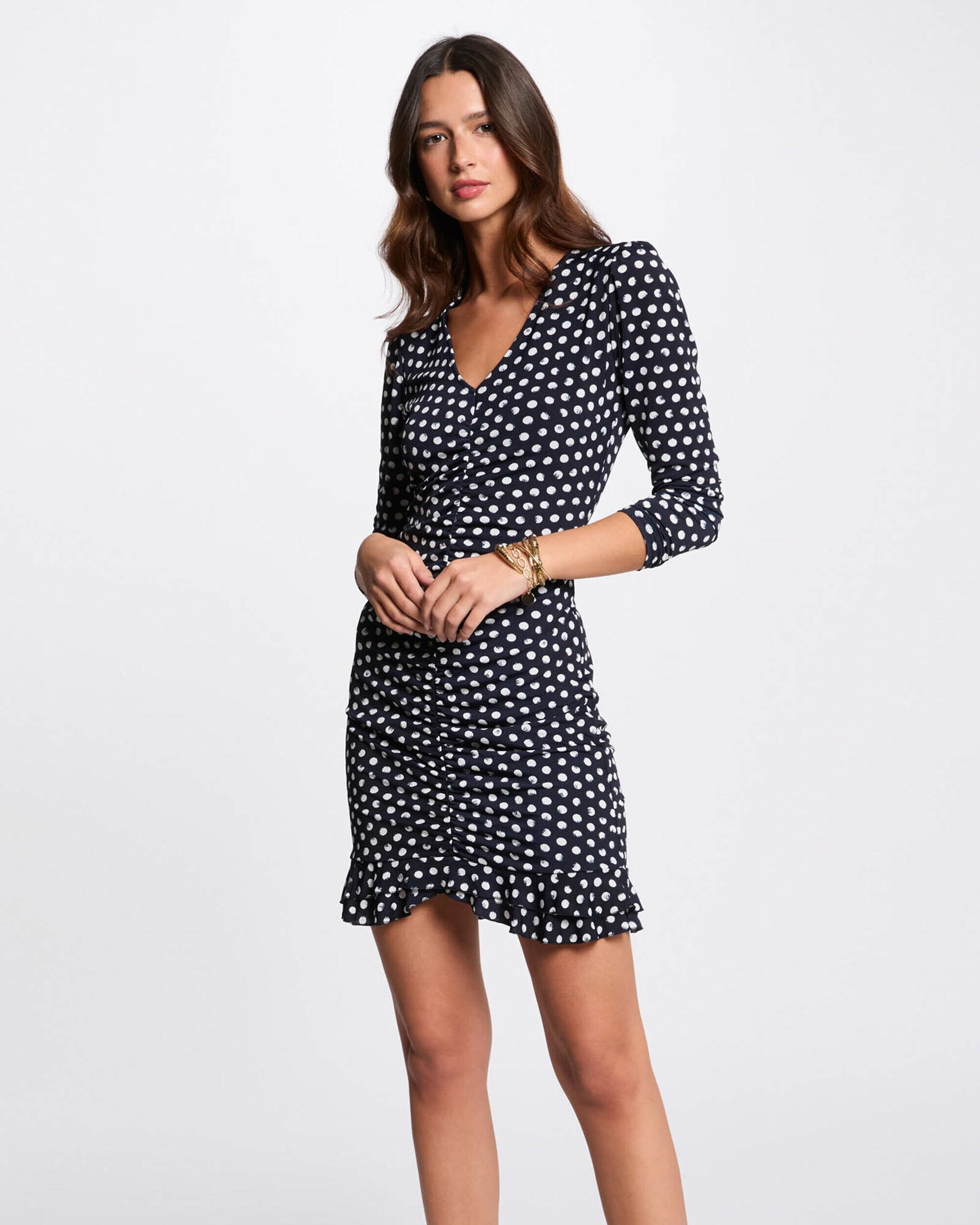 Vestido Curto Ajustado com Folhos Preto / Branco-2