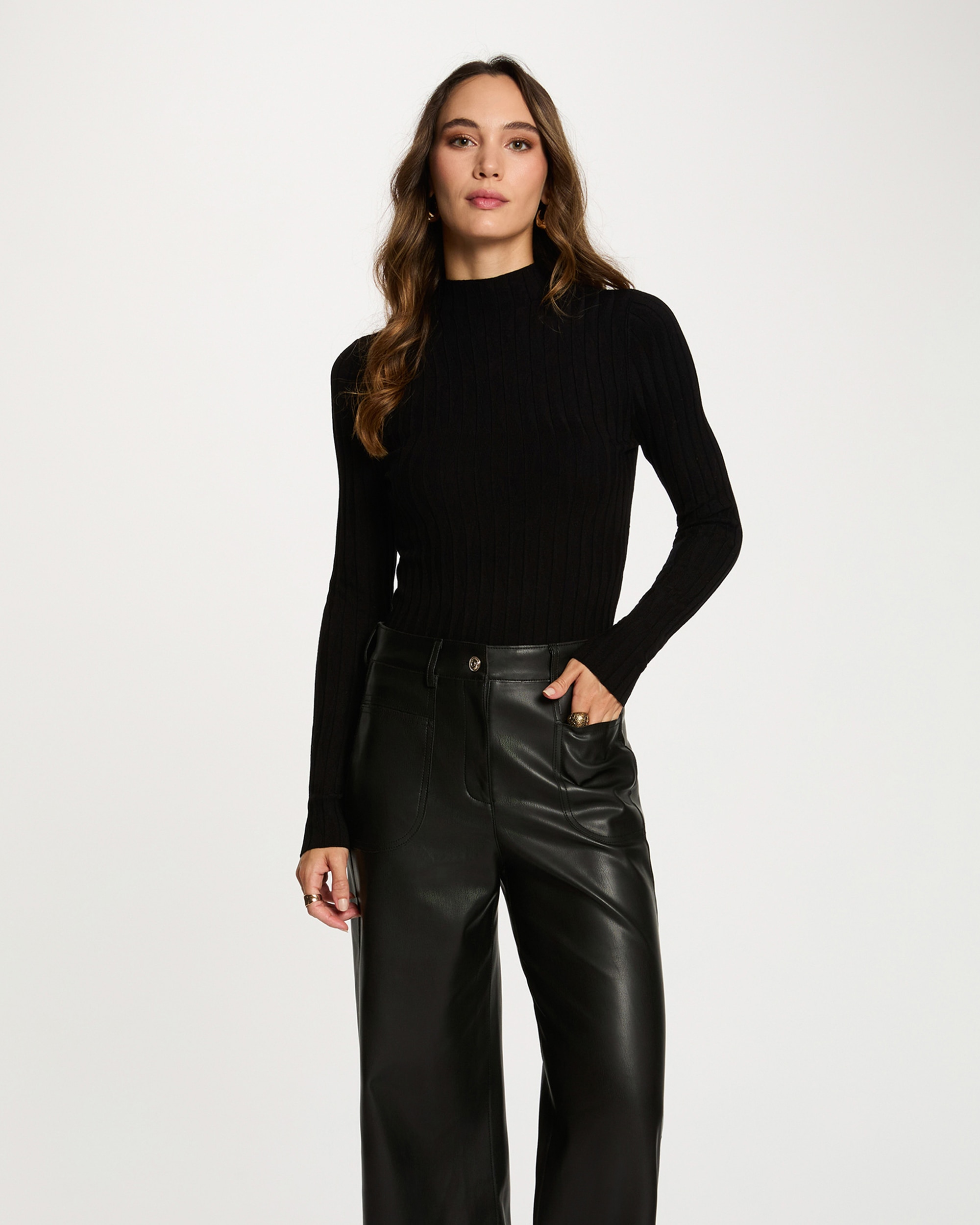 Camisola com Gola Alta Preto-1