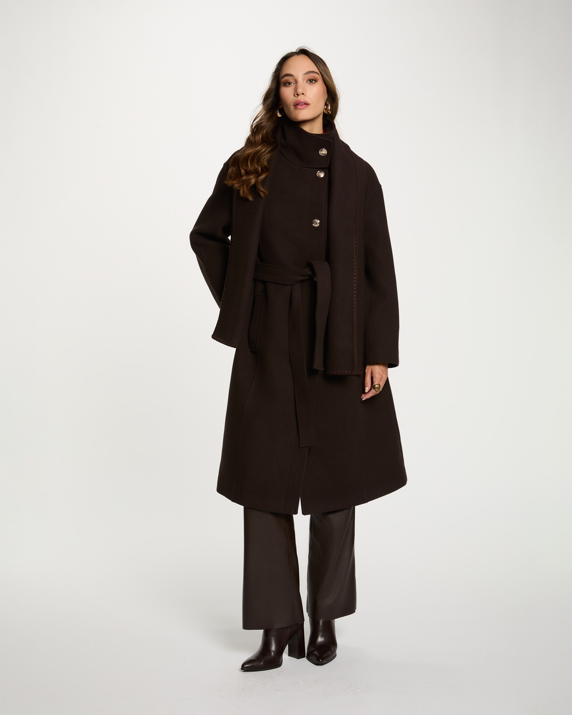 Imagem 0 de Sobretudo Comprido com Gola Alta