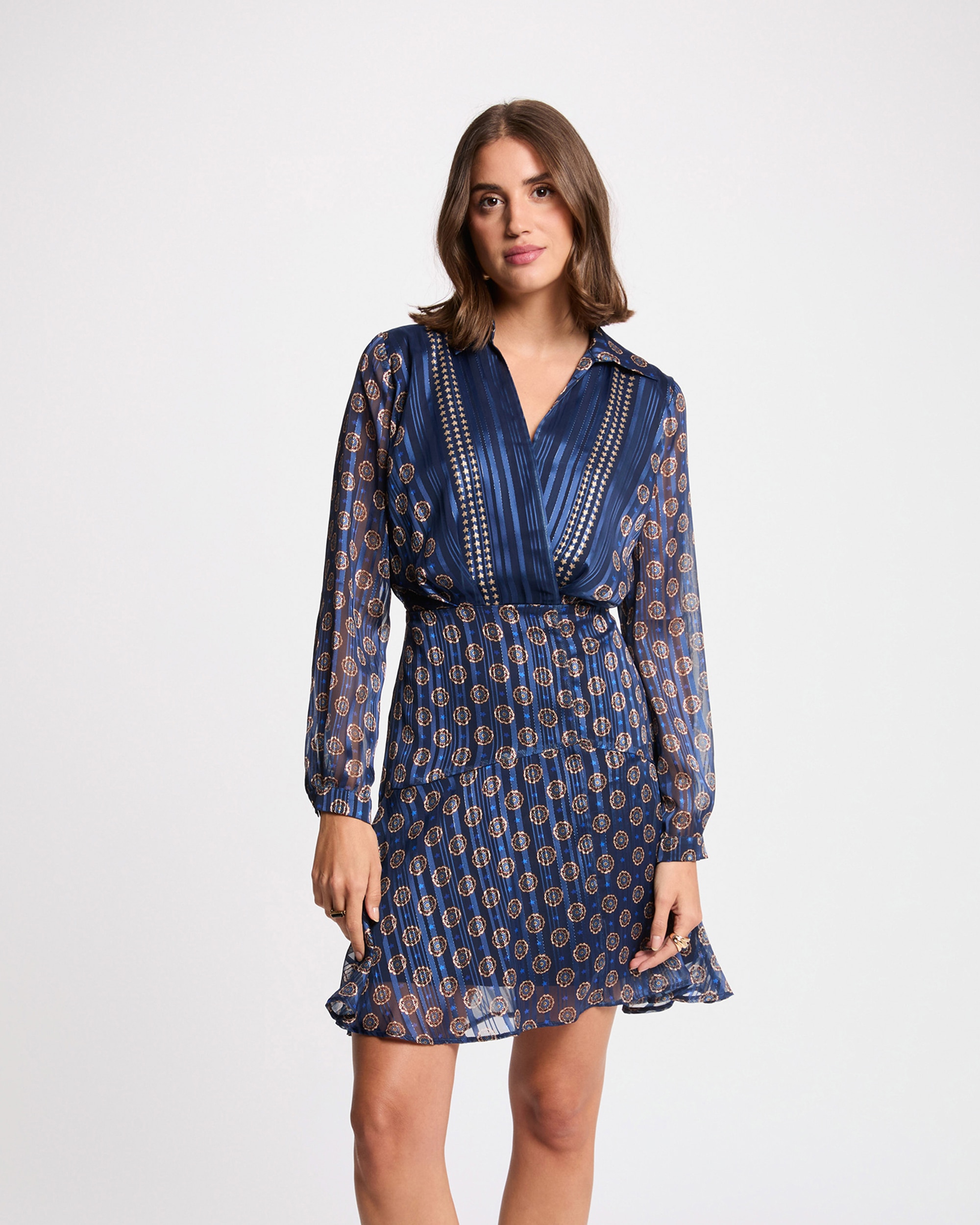 Imagem 0 de Vestido Fluído com Gola em V