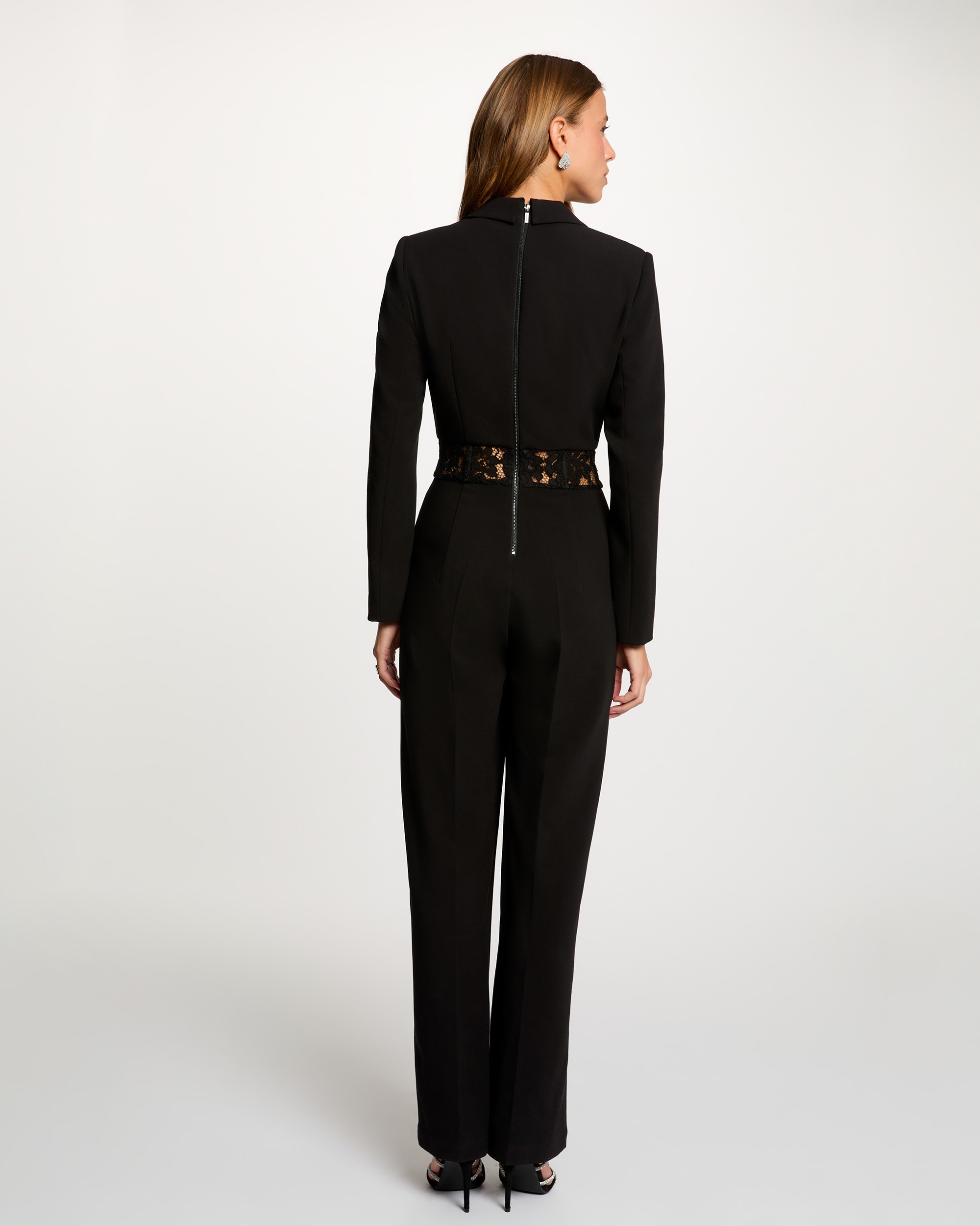 Macacão de Renda com Gola Sastre Preto-3