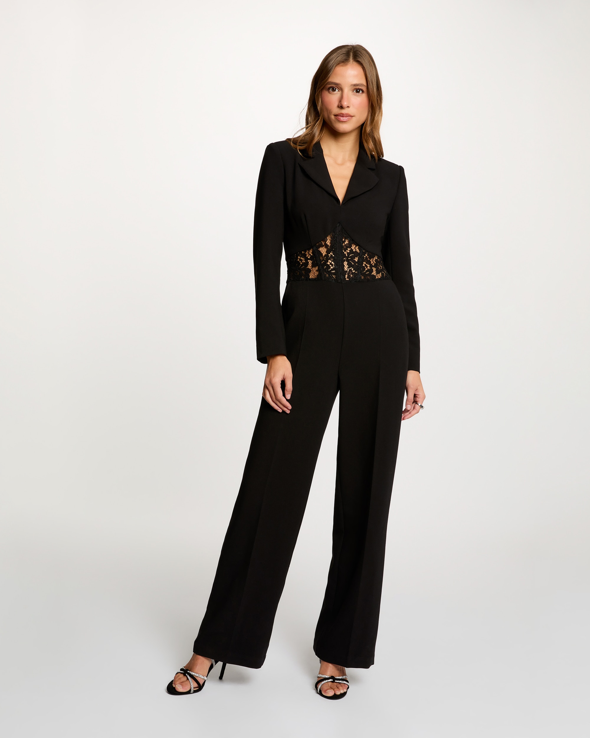 Macacão de Renda com Gola Sastre Preto-4