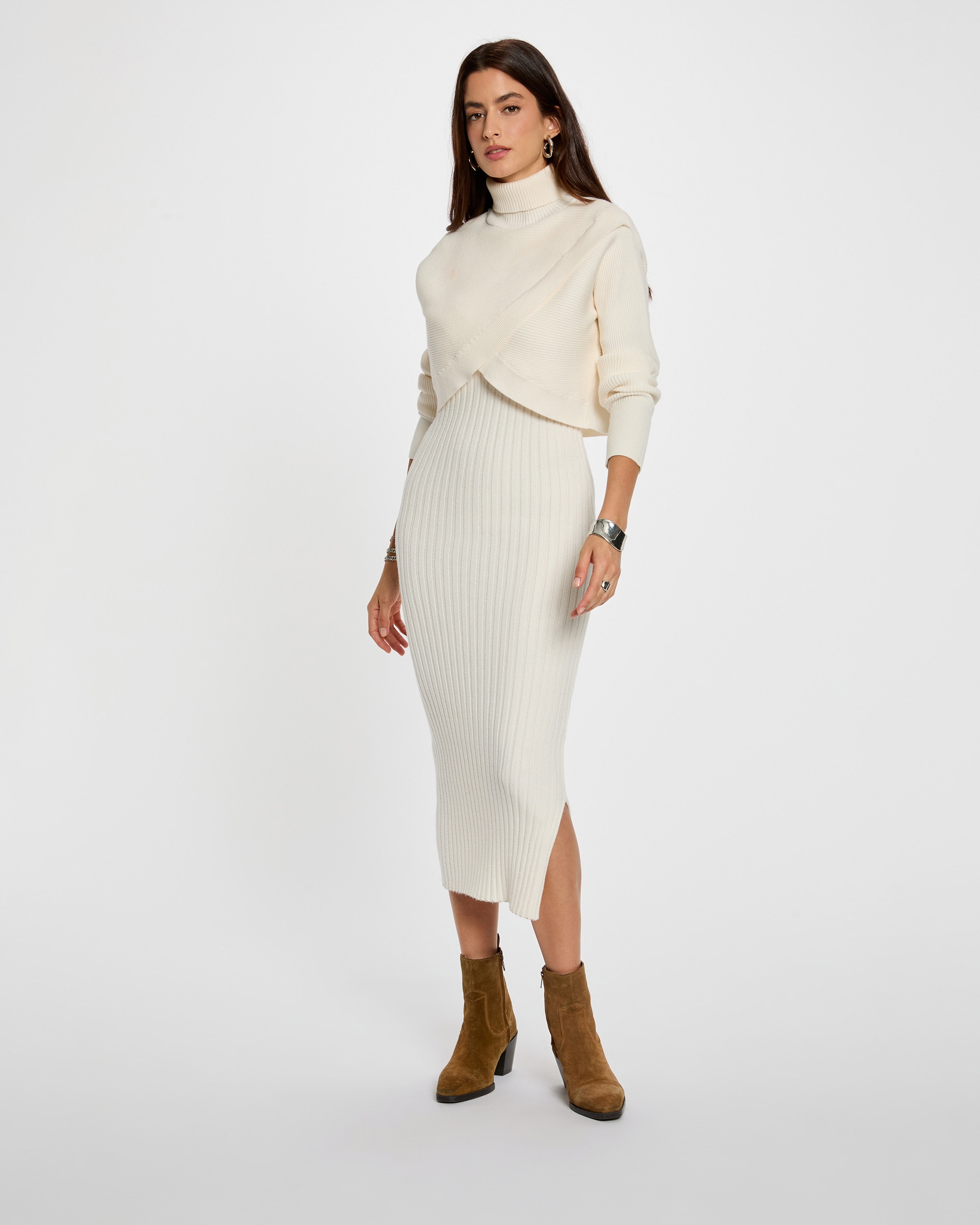 Imagem 0 de Vestido Ajustado de Gola Alta