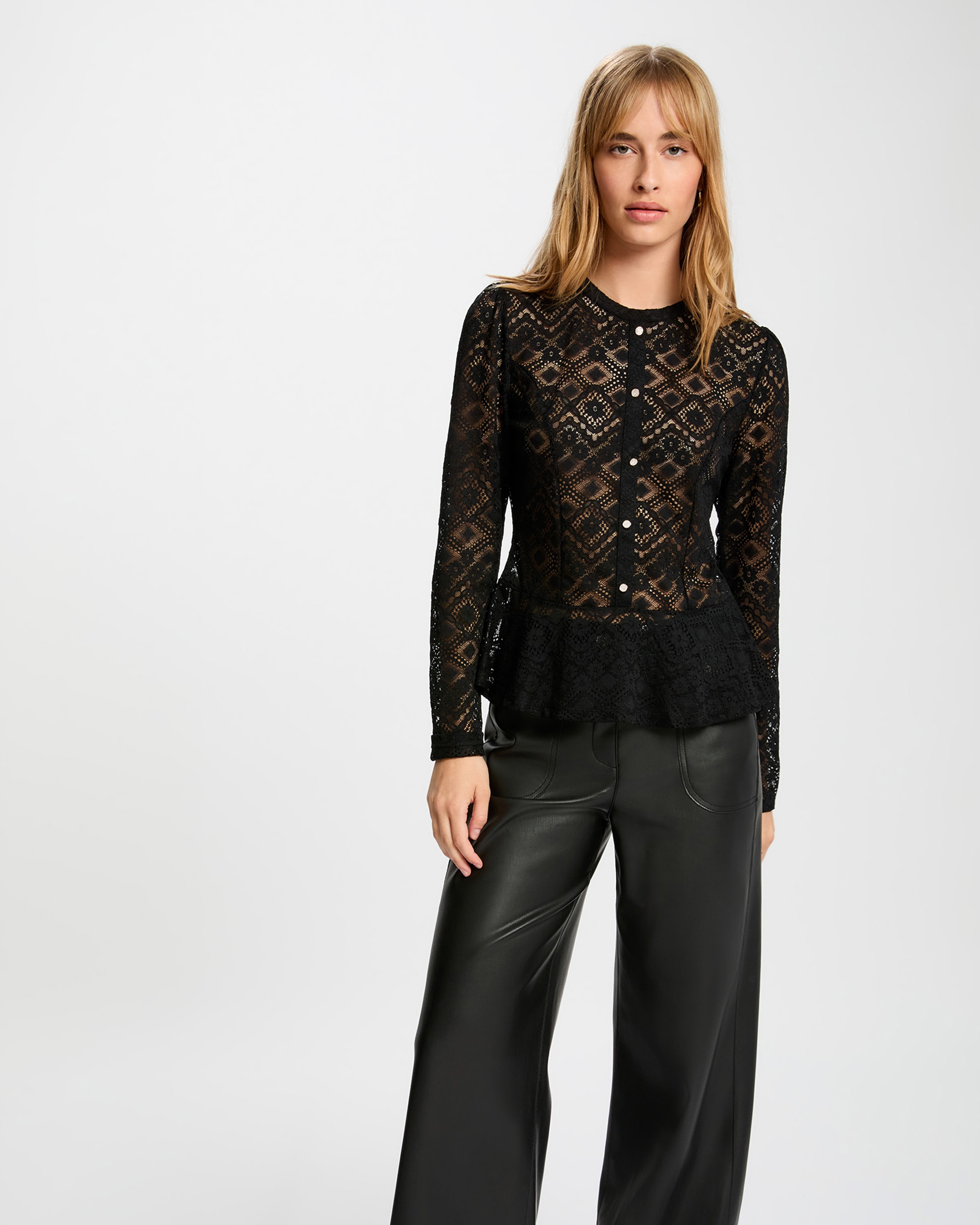 T-shirt Ajustada de Renda Preto-1
