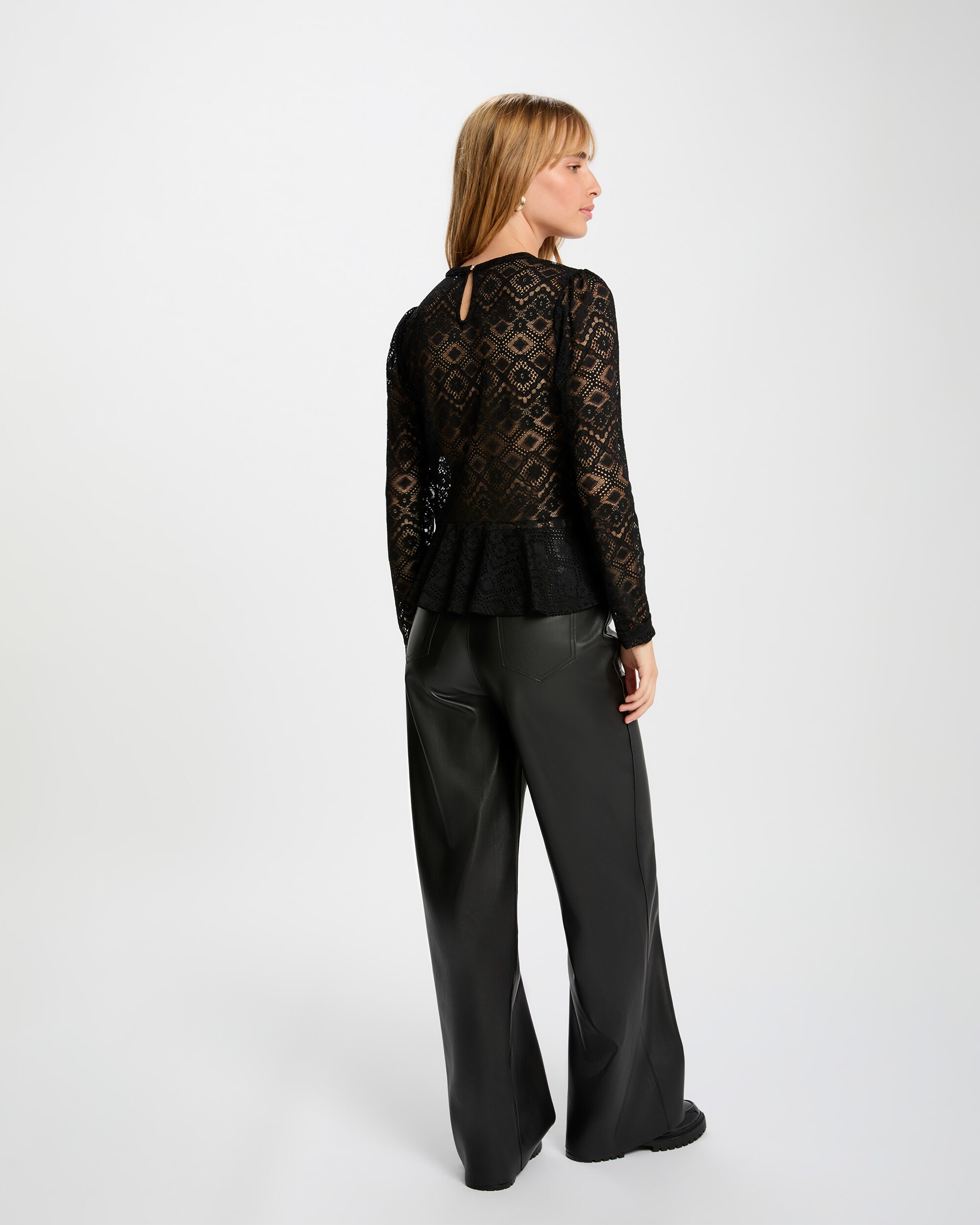 T-shirt Ajustada de Renda Preto-3