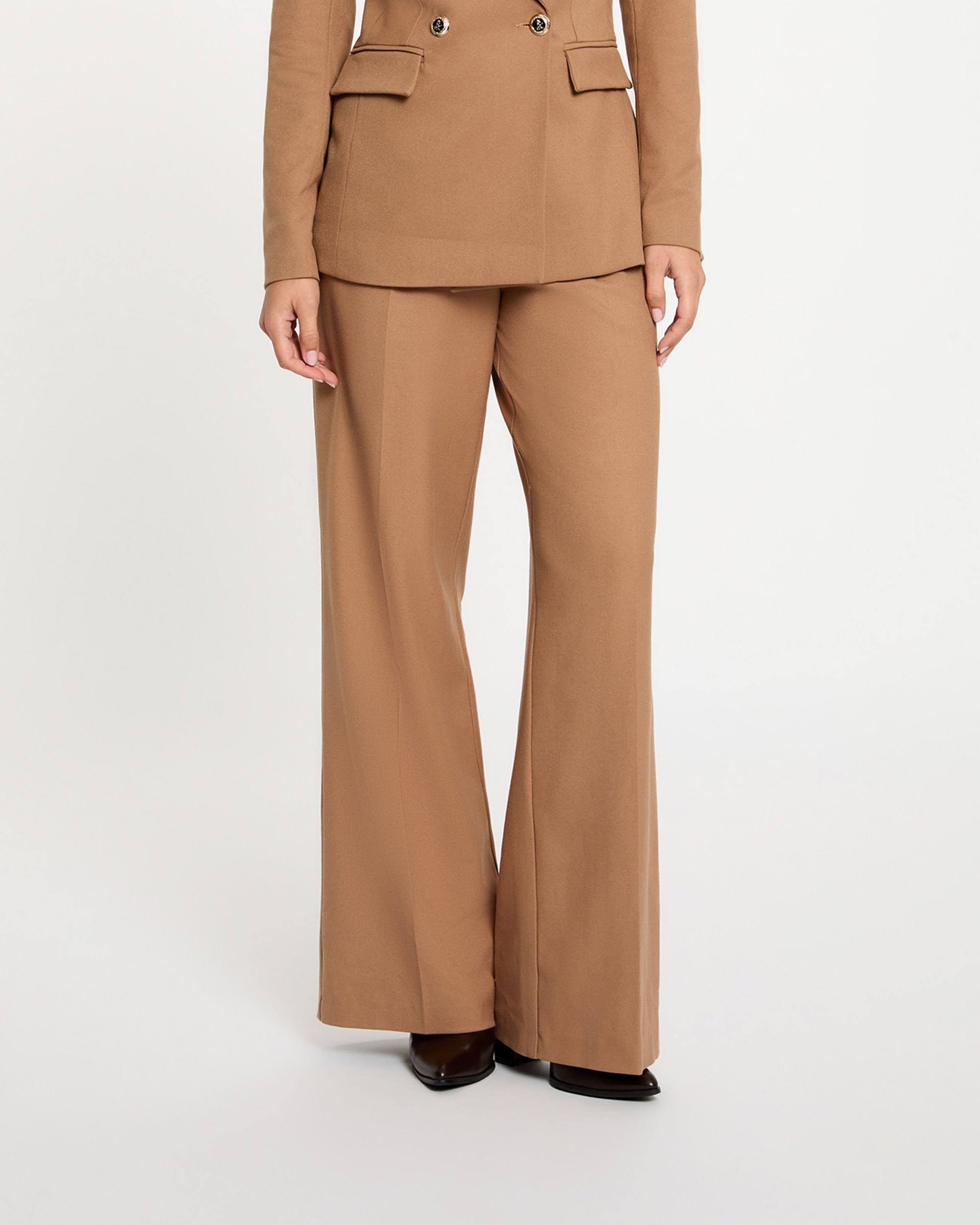 Imagem 0 de Calças Largas de Cintura Subida