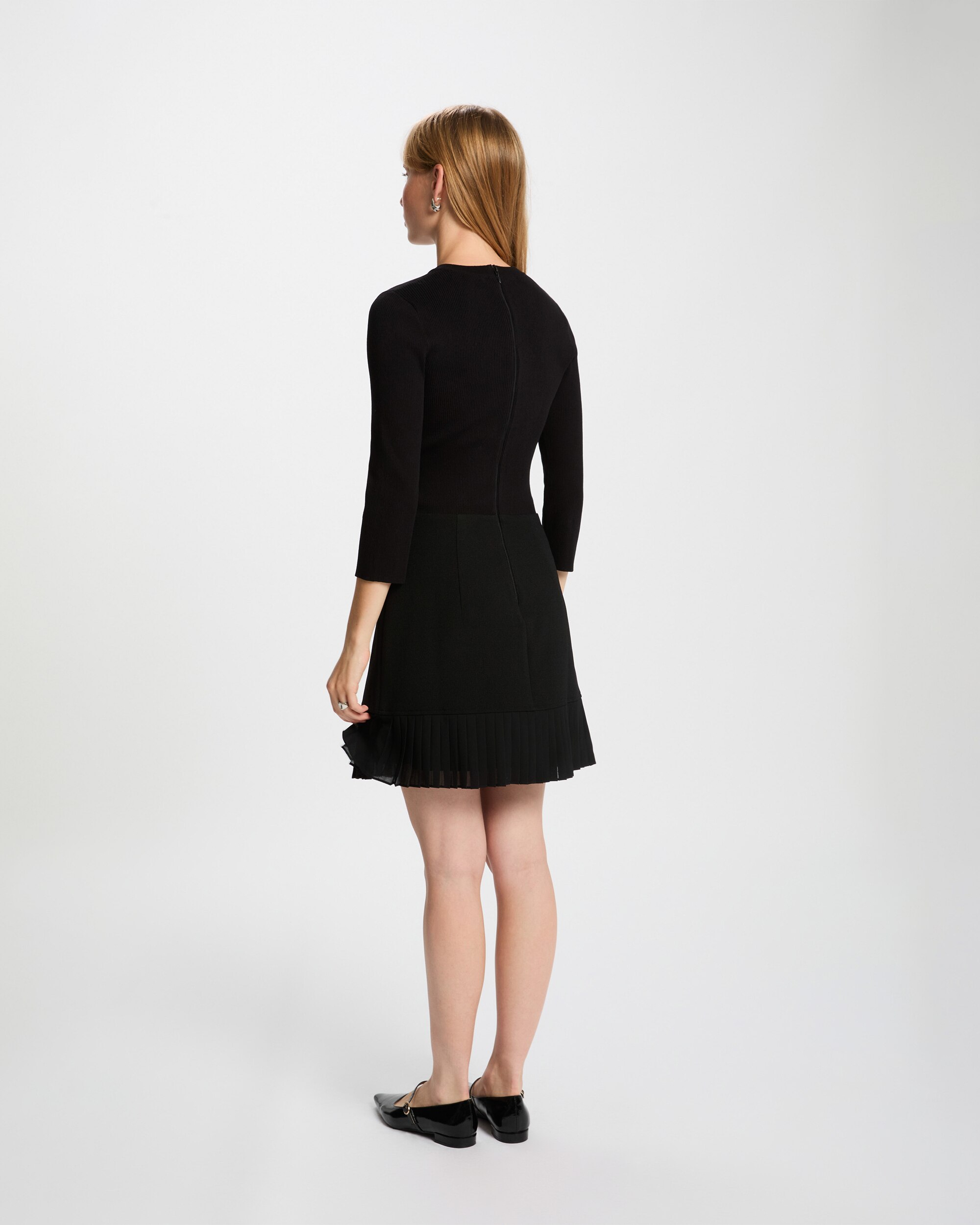 Vestido Curto Plissado Preto-3