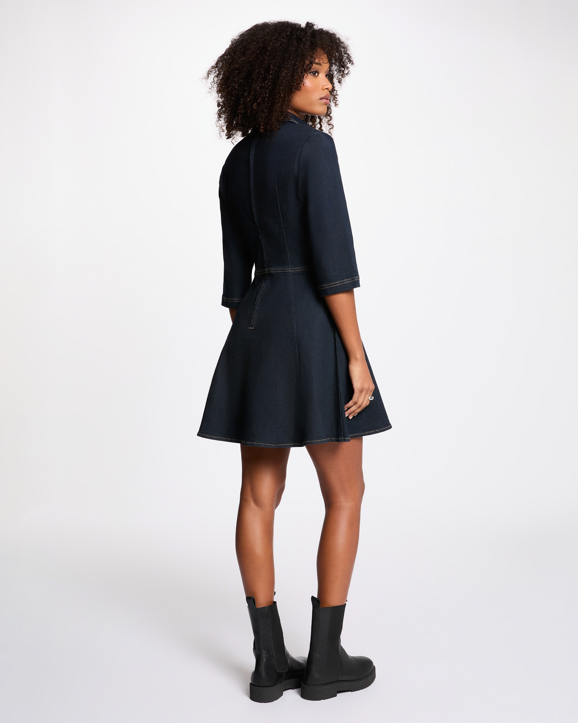Vestido Curto de Tecido Jeans com Botões Azul-escuro-3