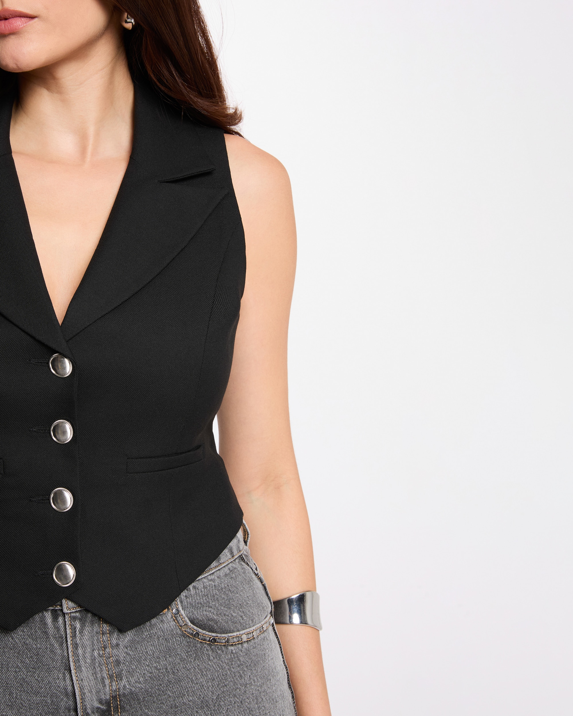 Colete com Botões em Contraste Preto-5