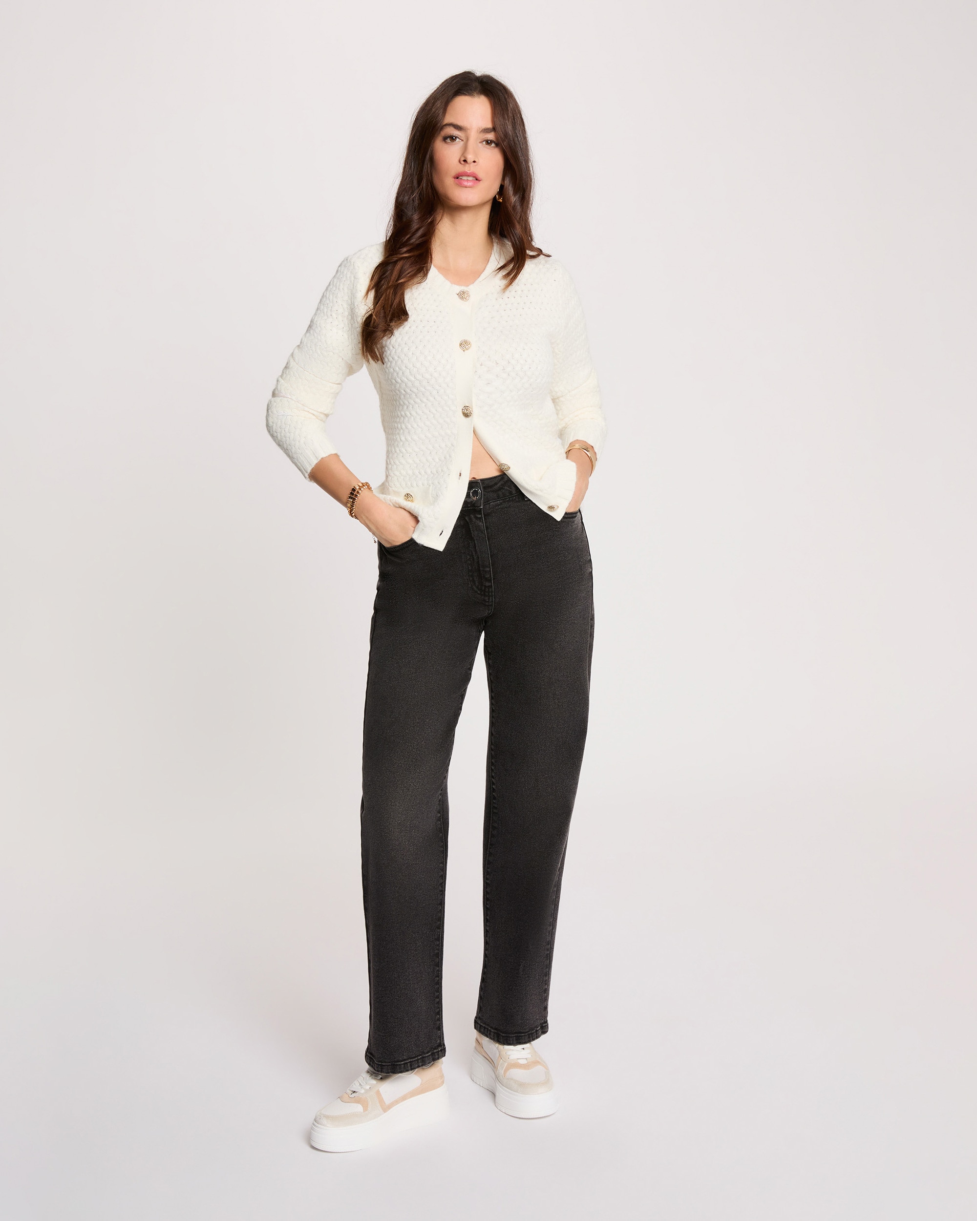 Cardigan com Corte a Direito e Gola Redonda Branco-4