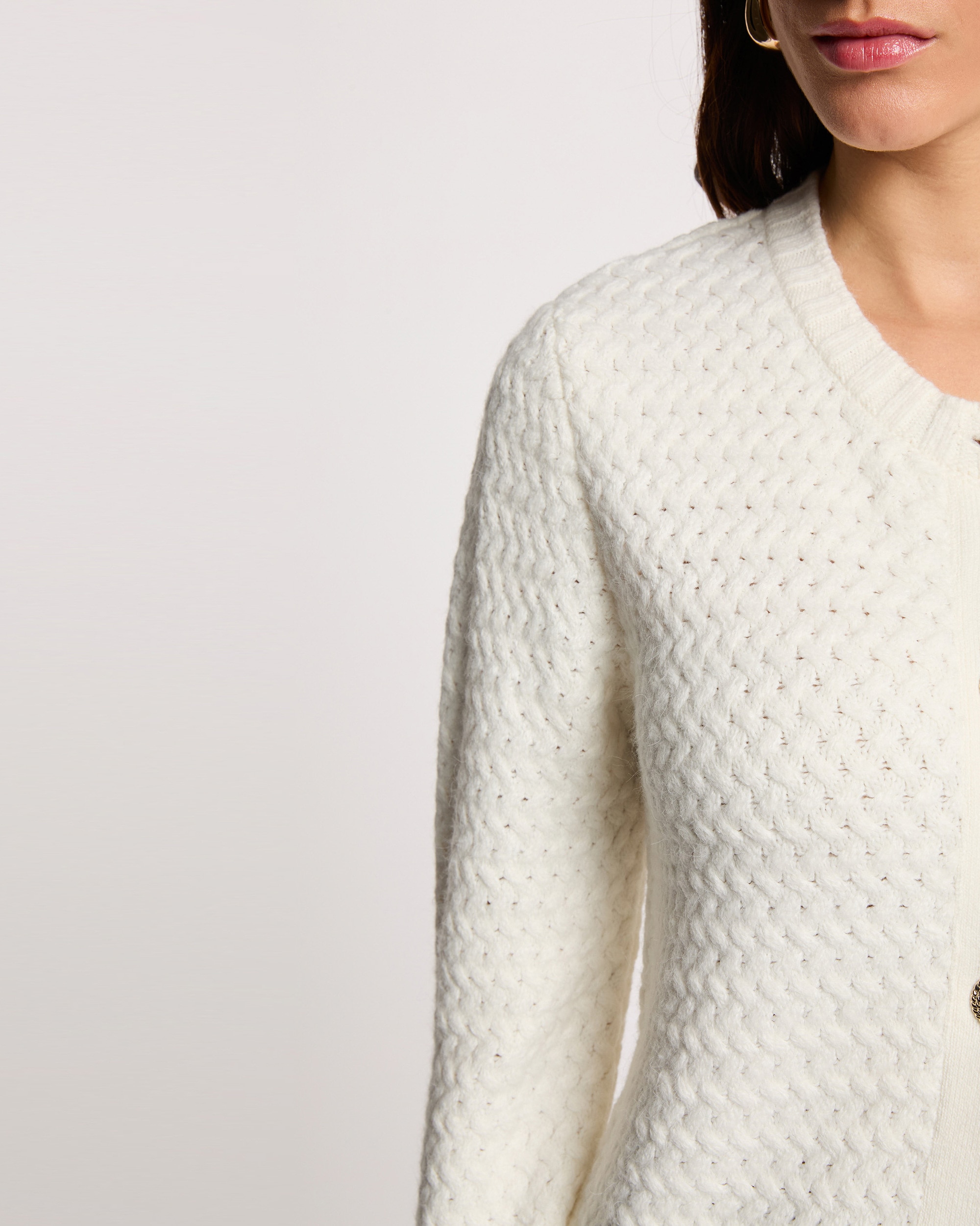 Cardigan com Corte a Direito e Gola Redonda Branco-5