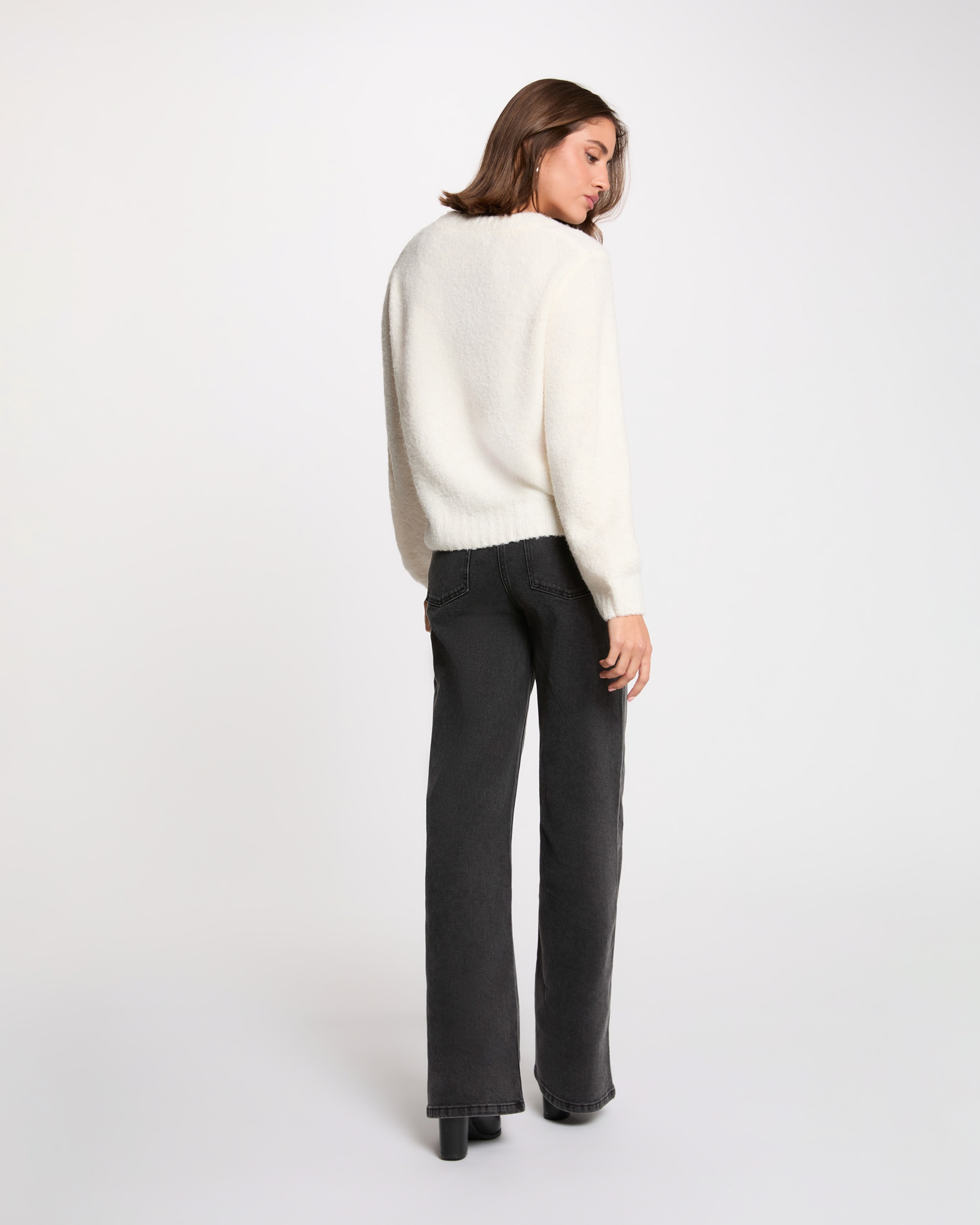 Camisola em Fibra Grossa com Gola Redonda Creme-3