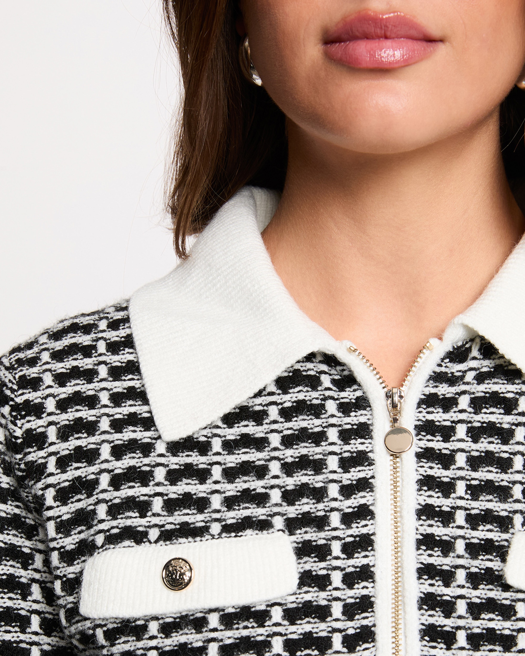 Cardigan com Fecho Zip e Bolsos Preto-5