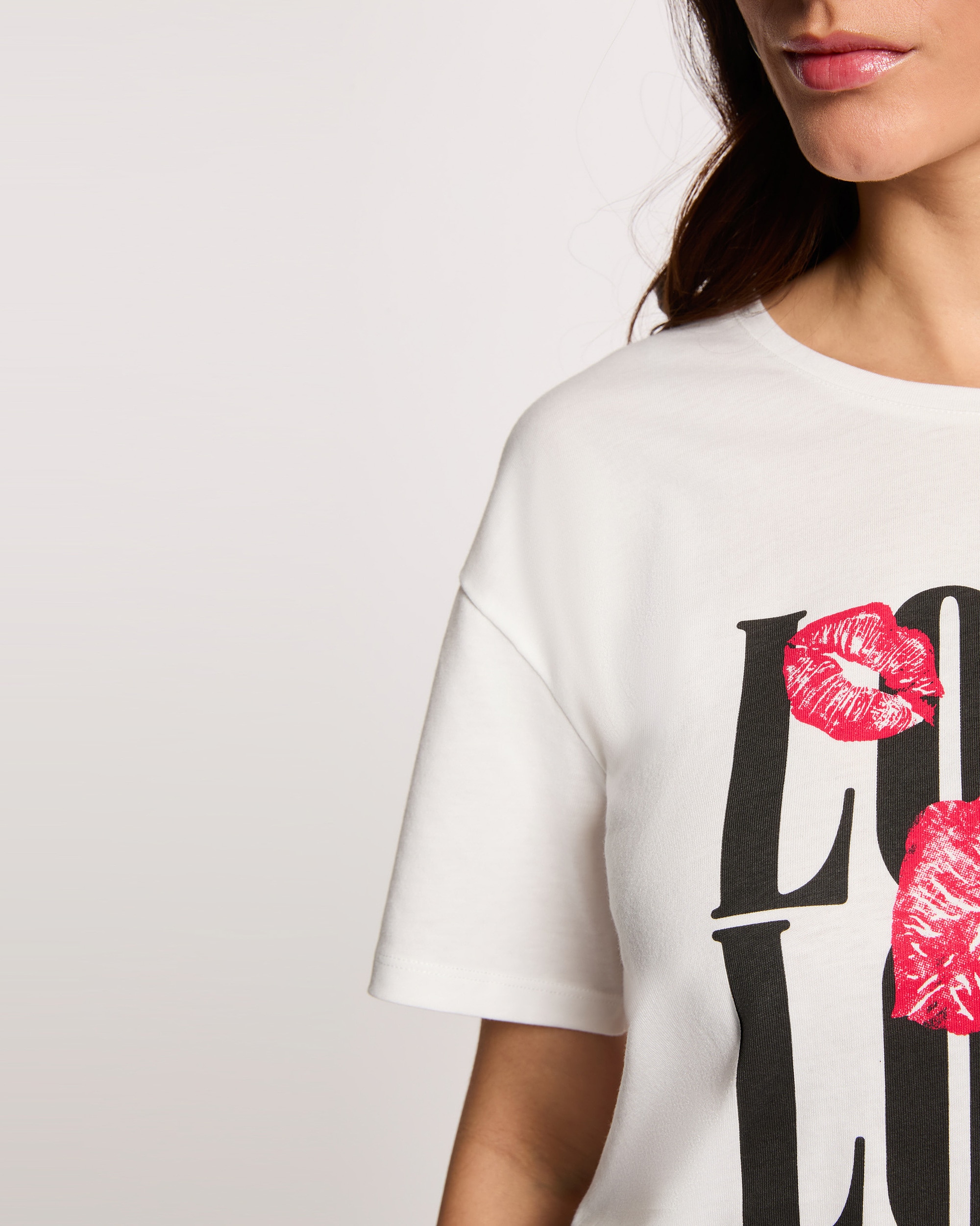T-shirt com Corte a Direito e Gola Redonda Branco-5