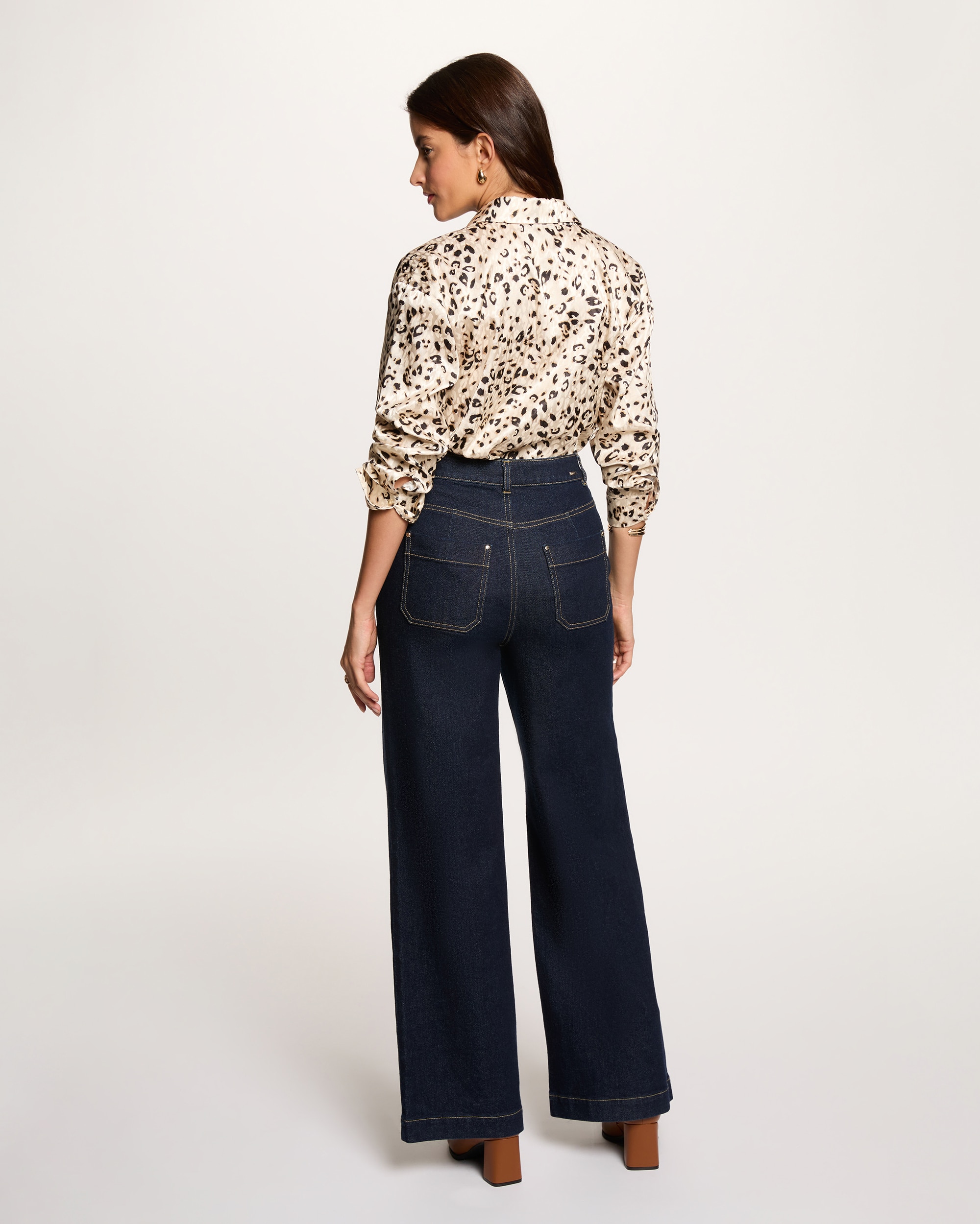 Blusa com Decote em V e Estampado Animalier Multicolor-3