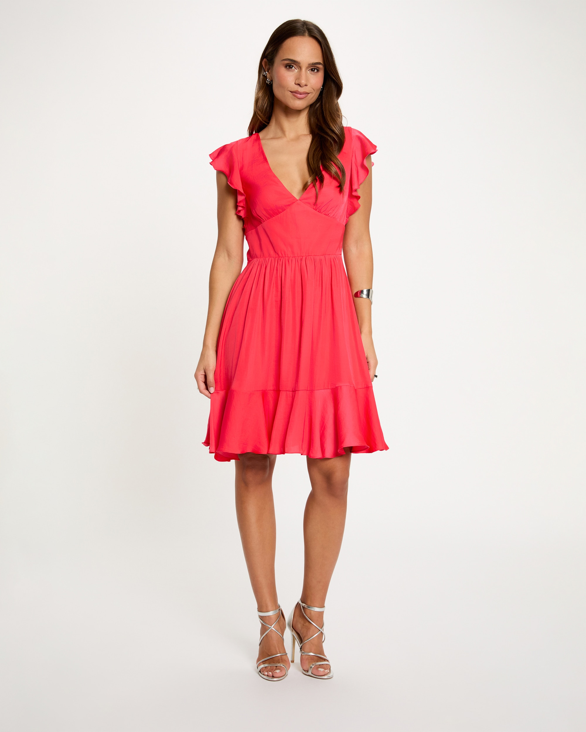 Vestido Curto de Cetim sem Mangas com Costas Abertas Vermelho-4