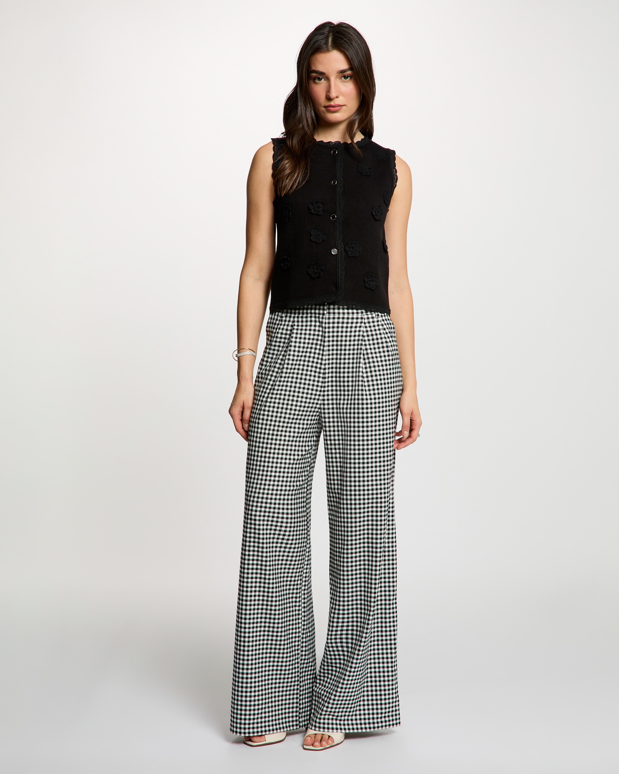 Top Ajustado com Decote Redondo Preto-4