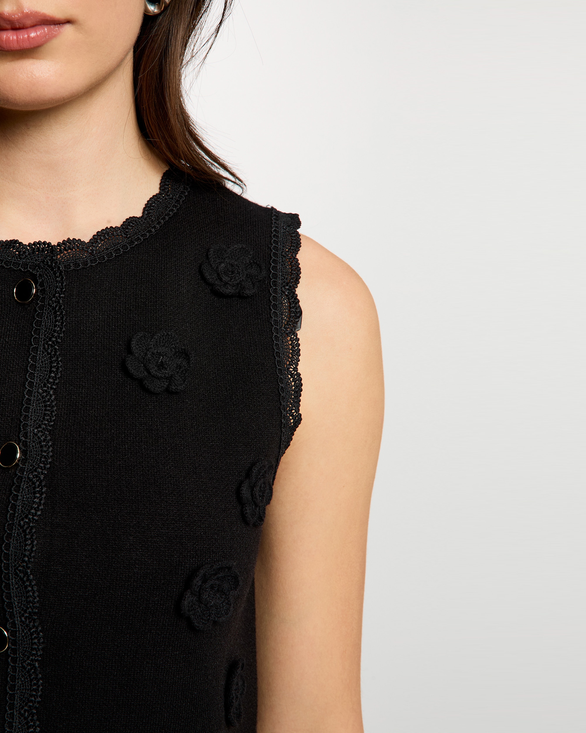 Top Ajustado com Decote Redondo Preto-5