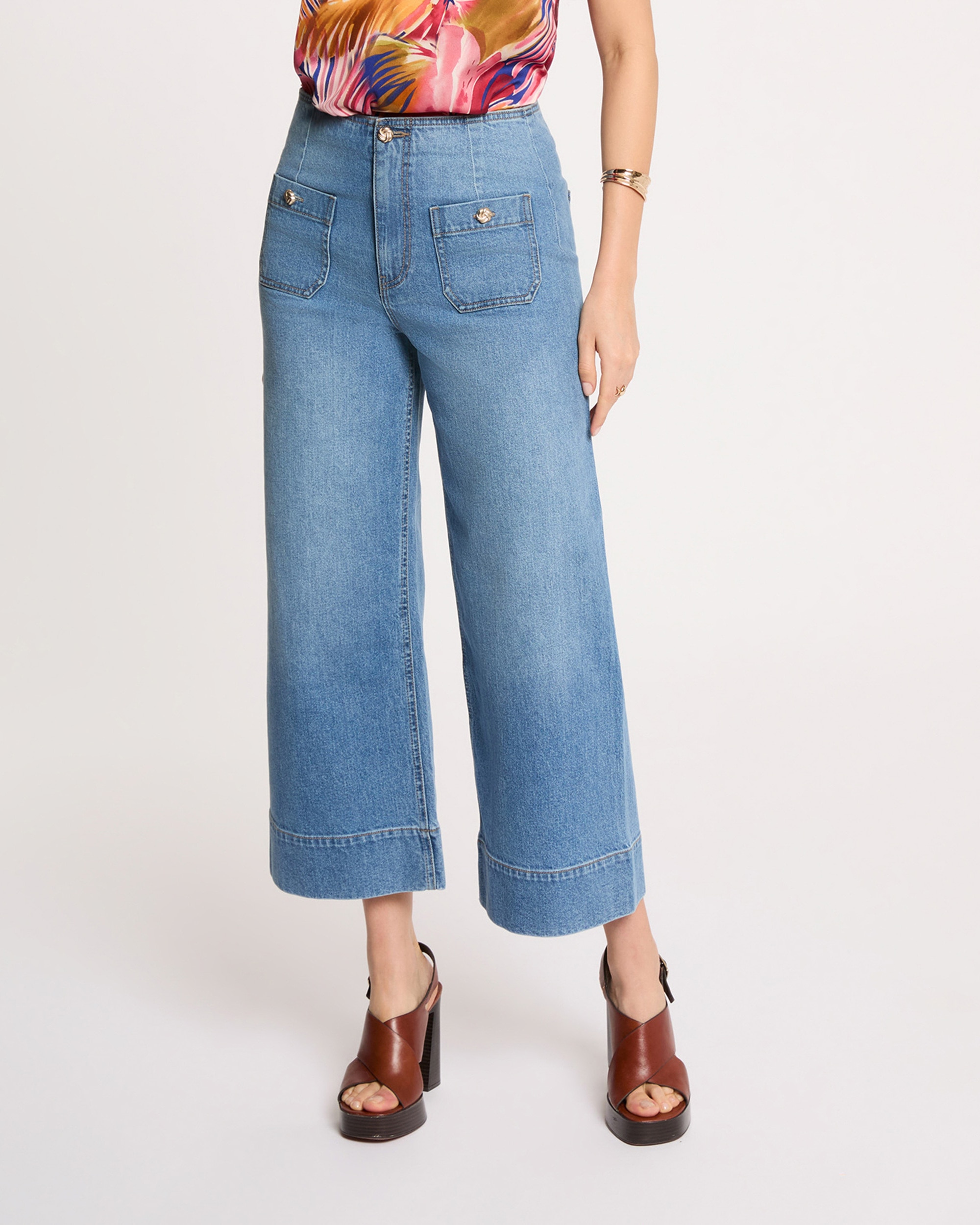 Imagem 0 de Jeans Largo de Cintura Subida Corte 7/8