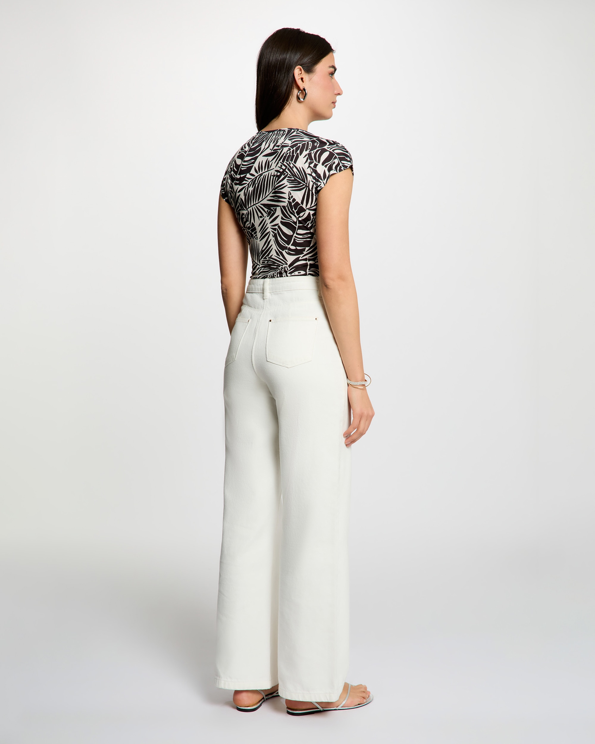 T-shirt Ajustada com Decote em V Multicolor-3