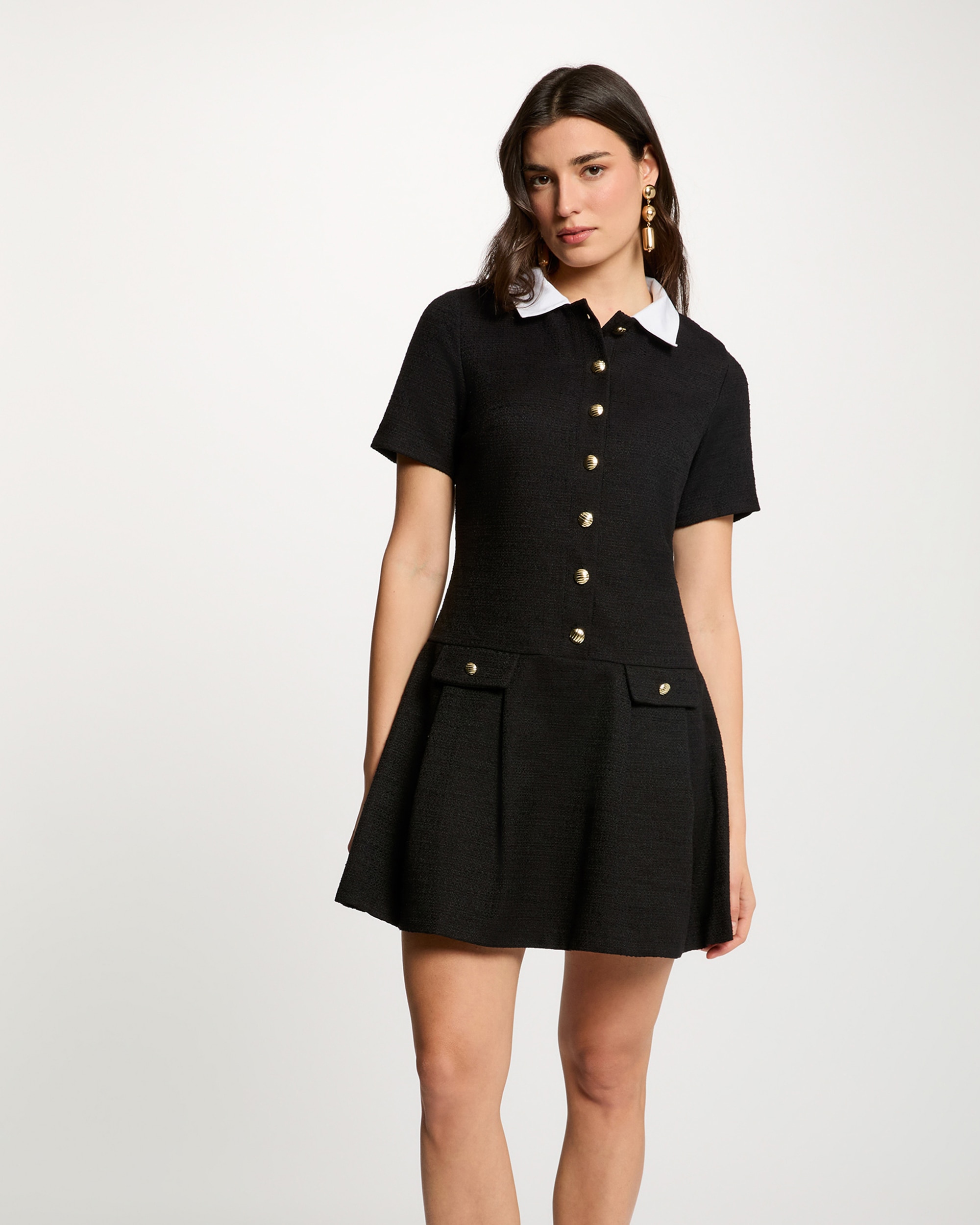 Imagem 0 de Vestido Curto com Gola em Contraste