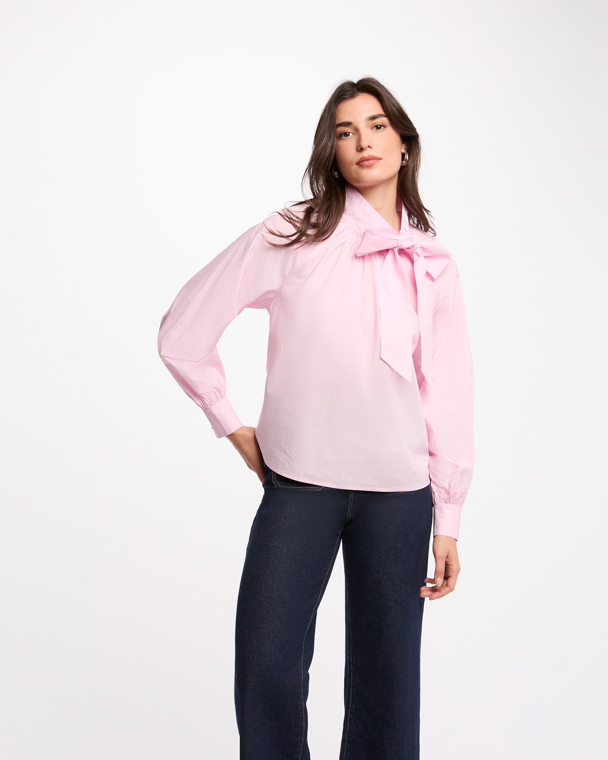 Imagem 0 de Blusa com Gola Laçada