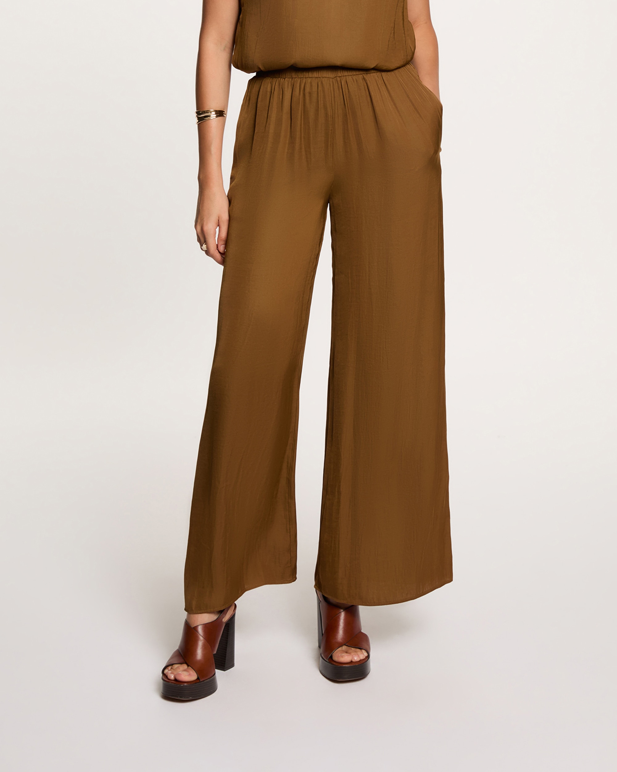 Imagem 0 de Calças Largas Fluídas