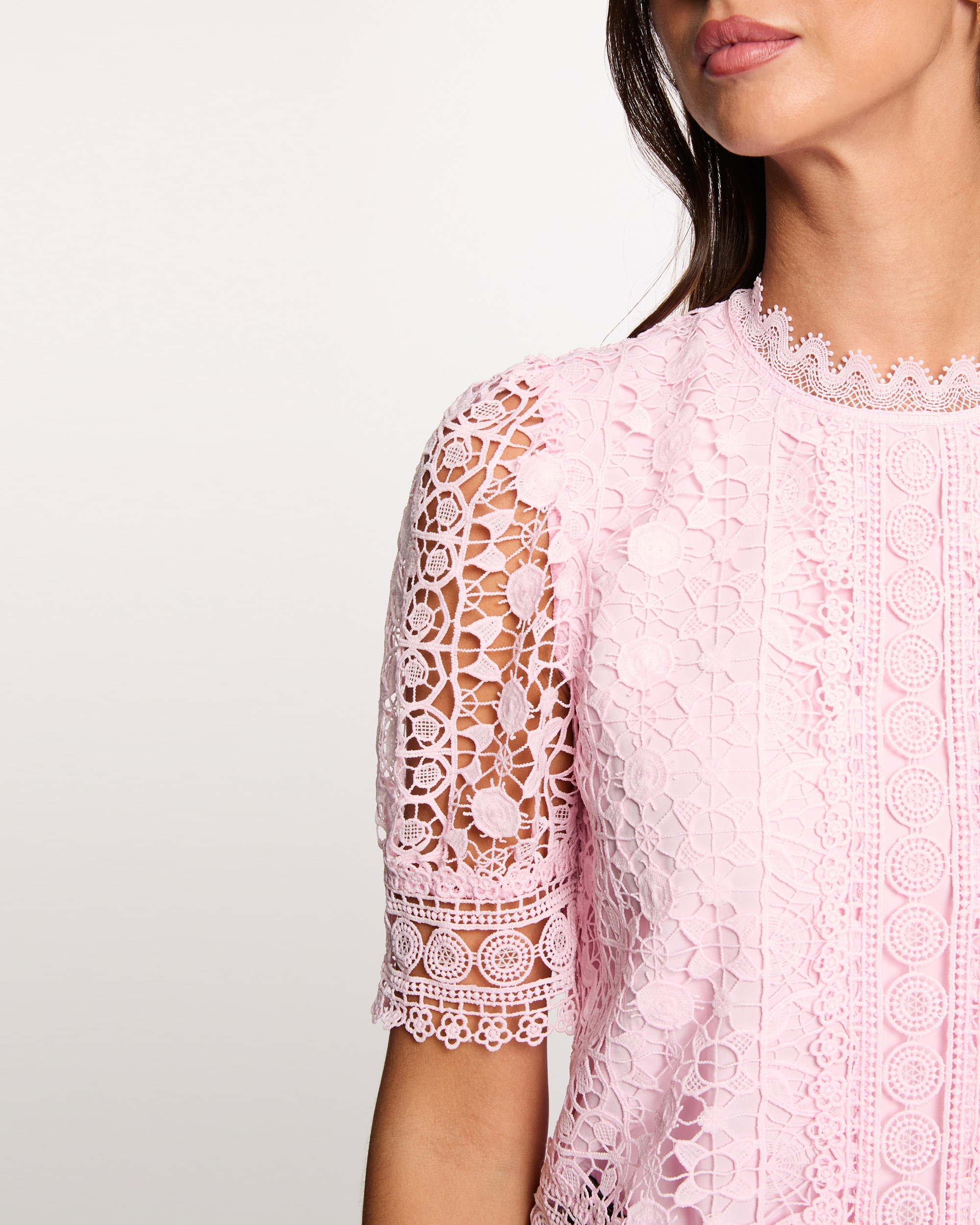 Blusa de Manga Curta com Renda Rosa-5