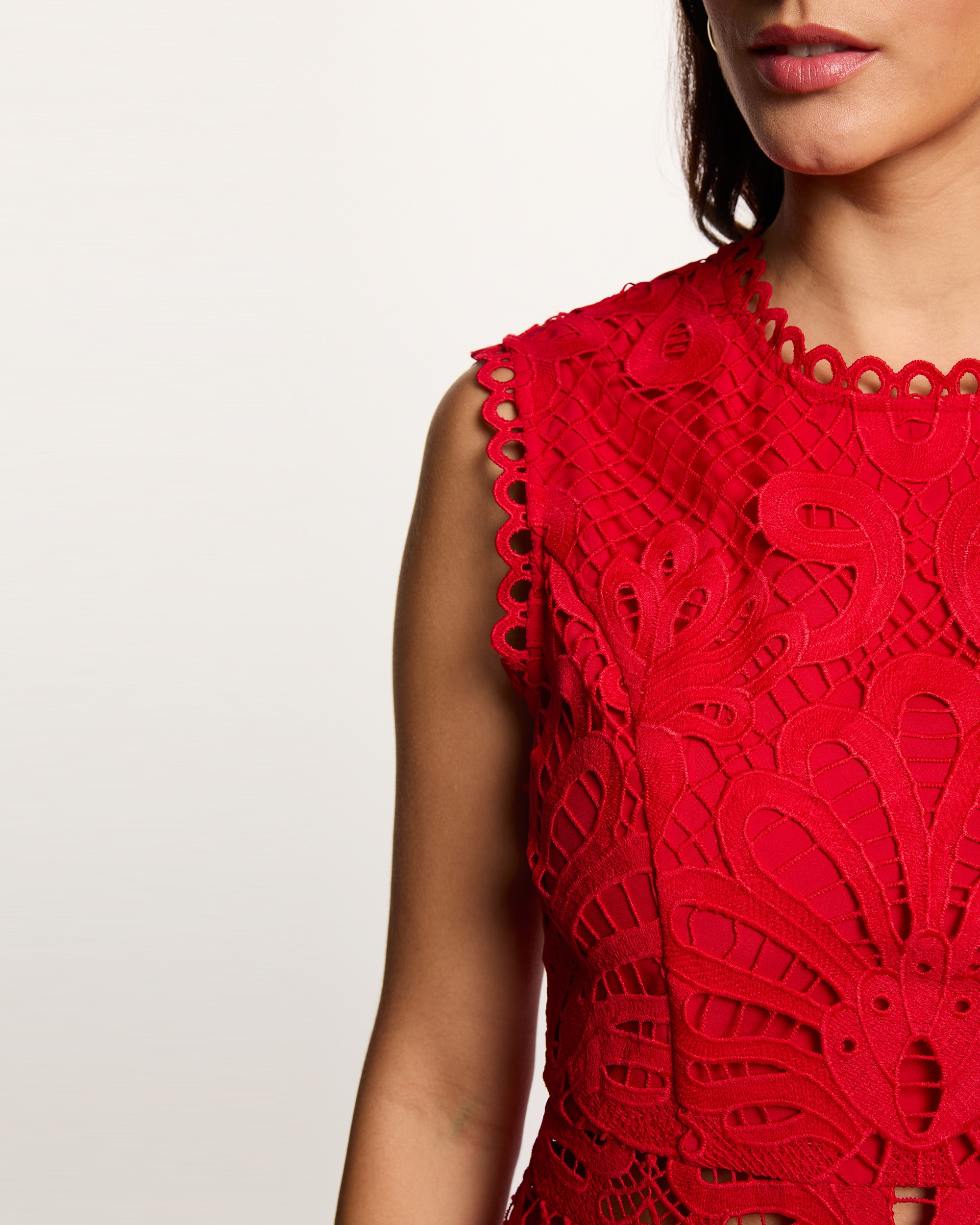 Vestido Curto Evasé Renda Vermelho-5