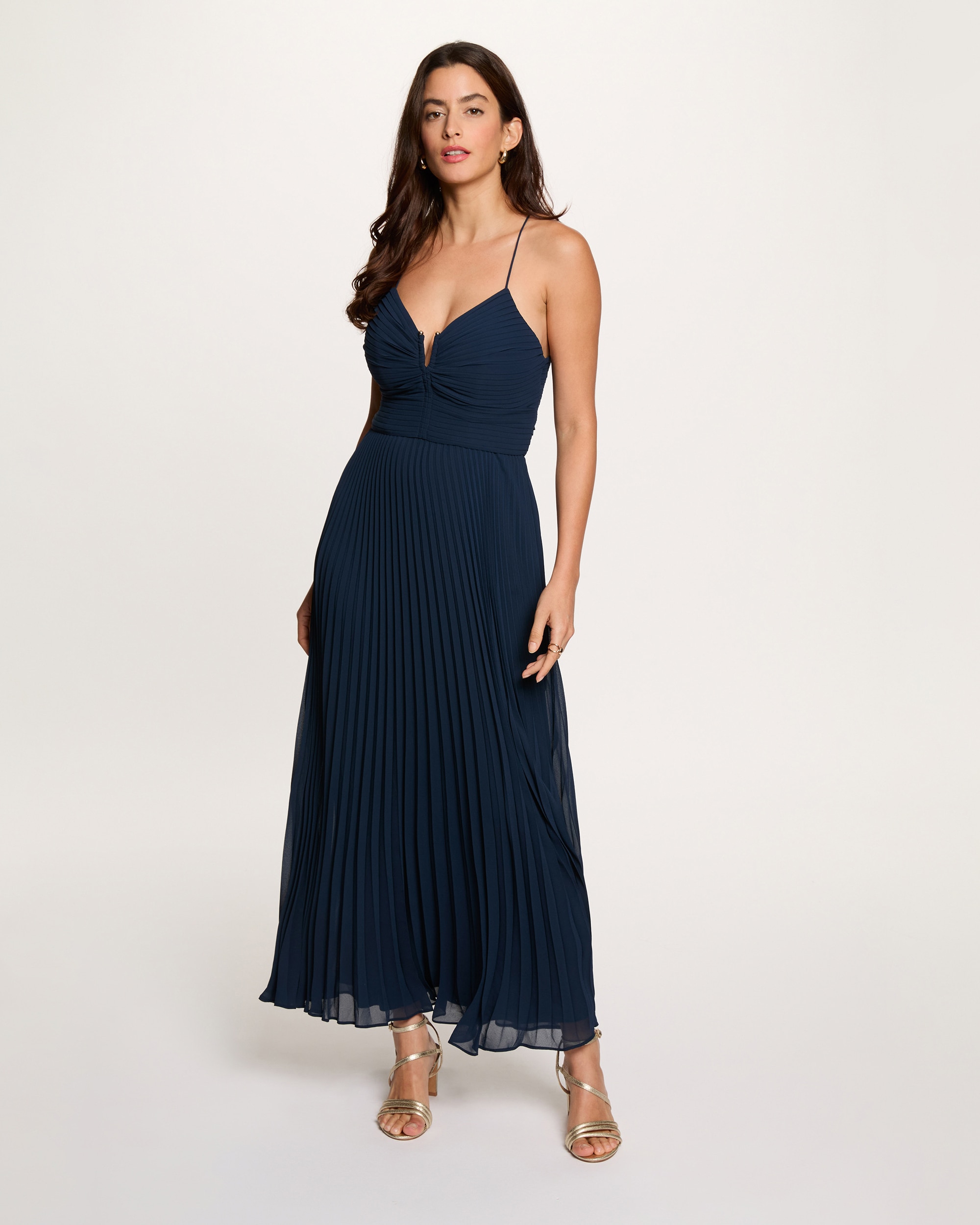Imagem 0 de Vestido Comprido Efeito Plissado com Detalhes Metálicos