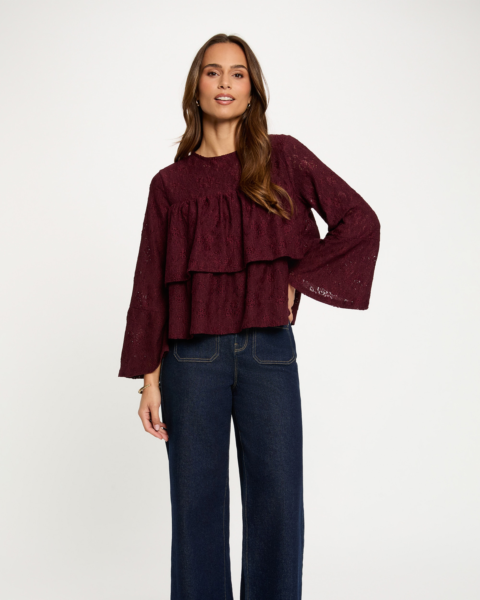 Imagem 0 de Blusa de Renda com Folhos