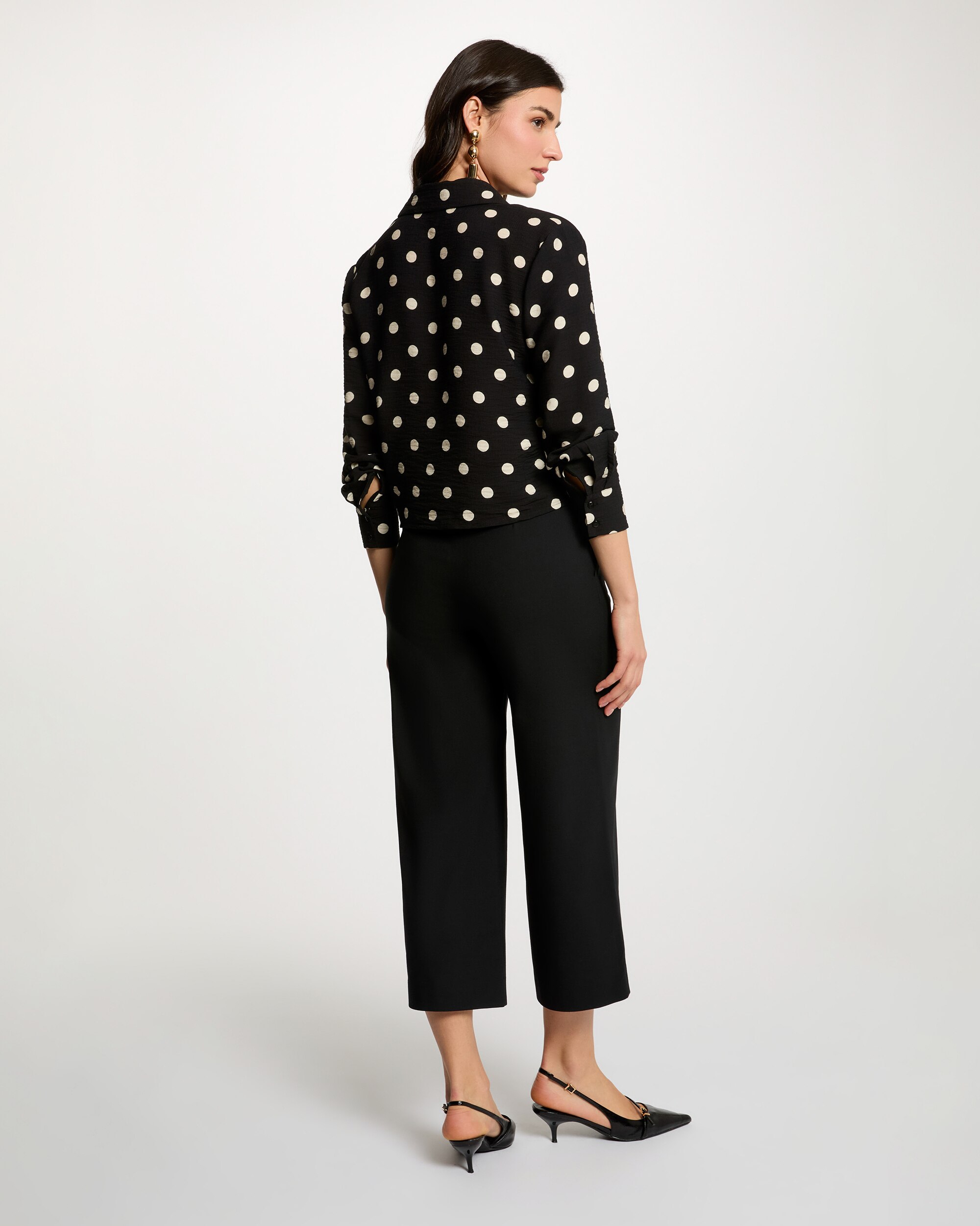 Camisa Cropped de Bolinhas Preto-3